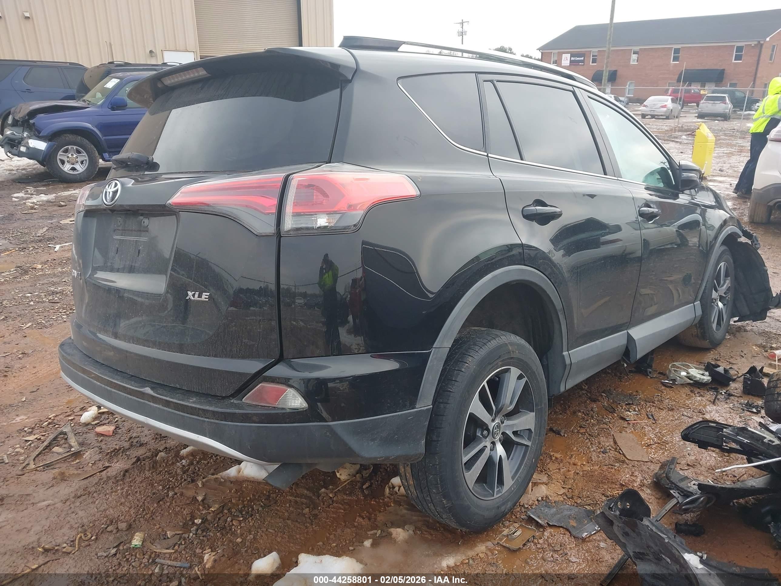 TOYOTA RAV4 image 4