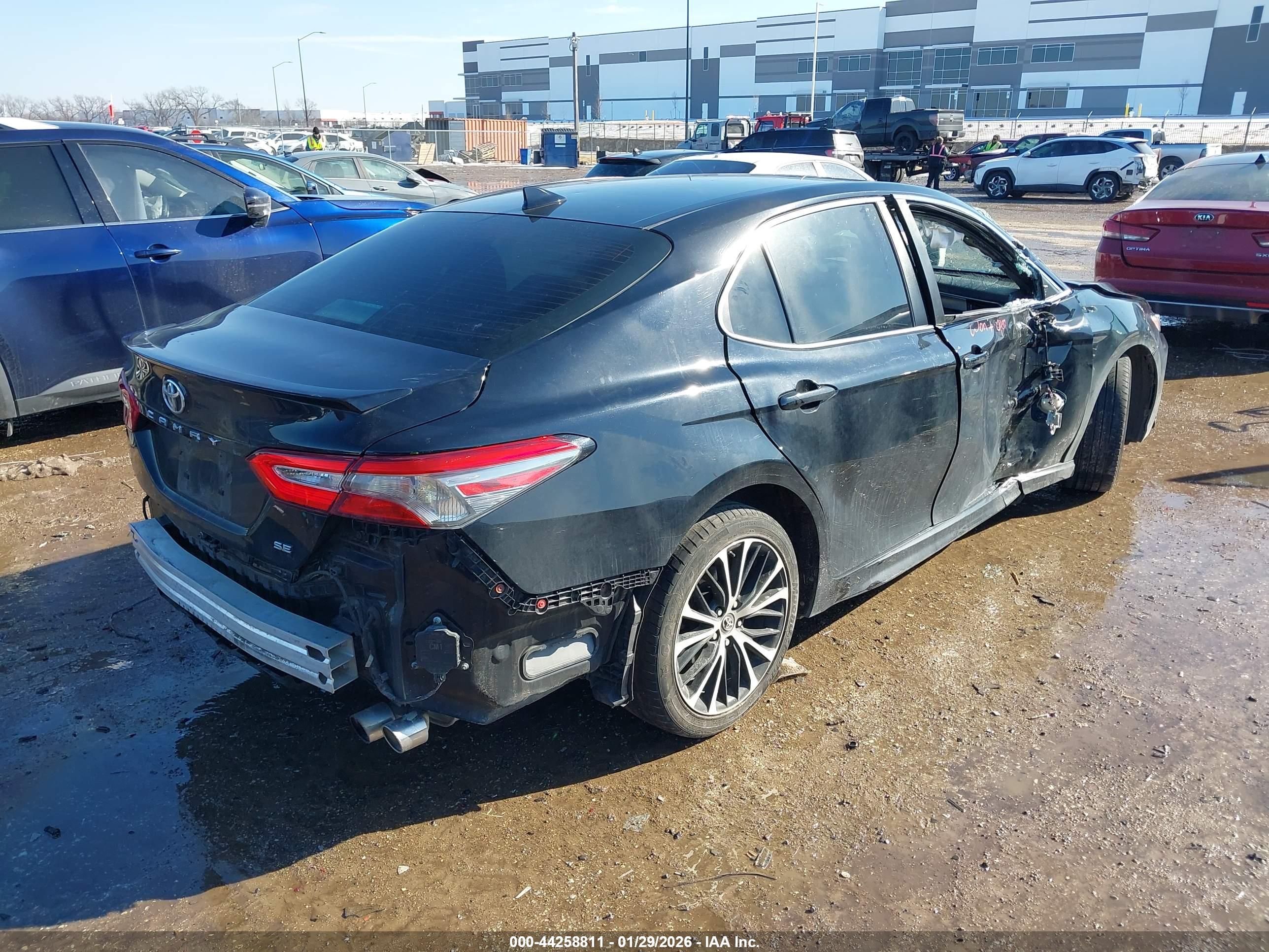 TOYOTA CAMRY image 4
