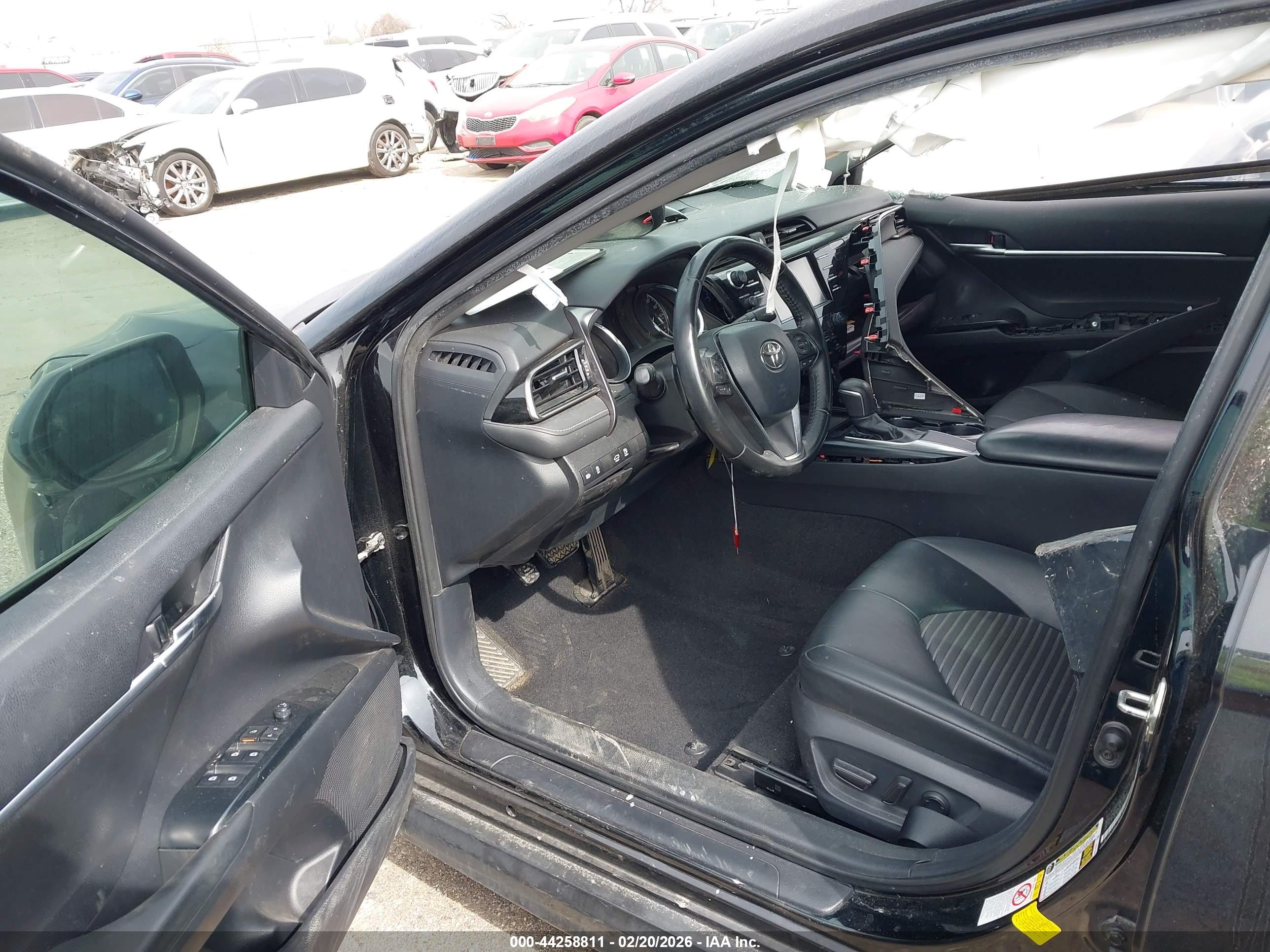 TOYOTA CAMRY image 5