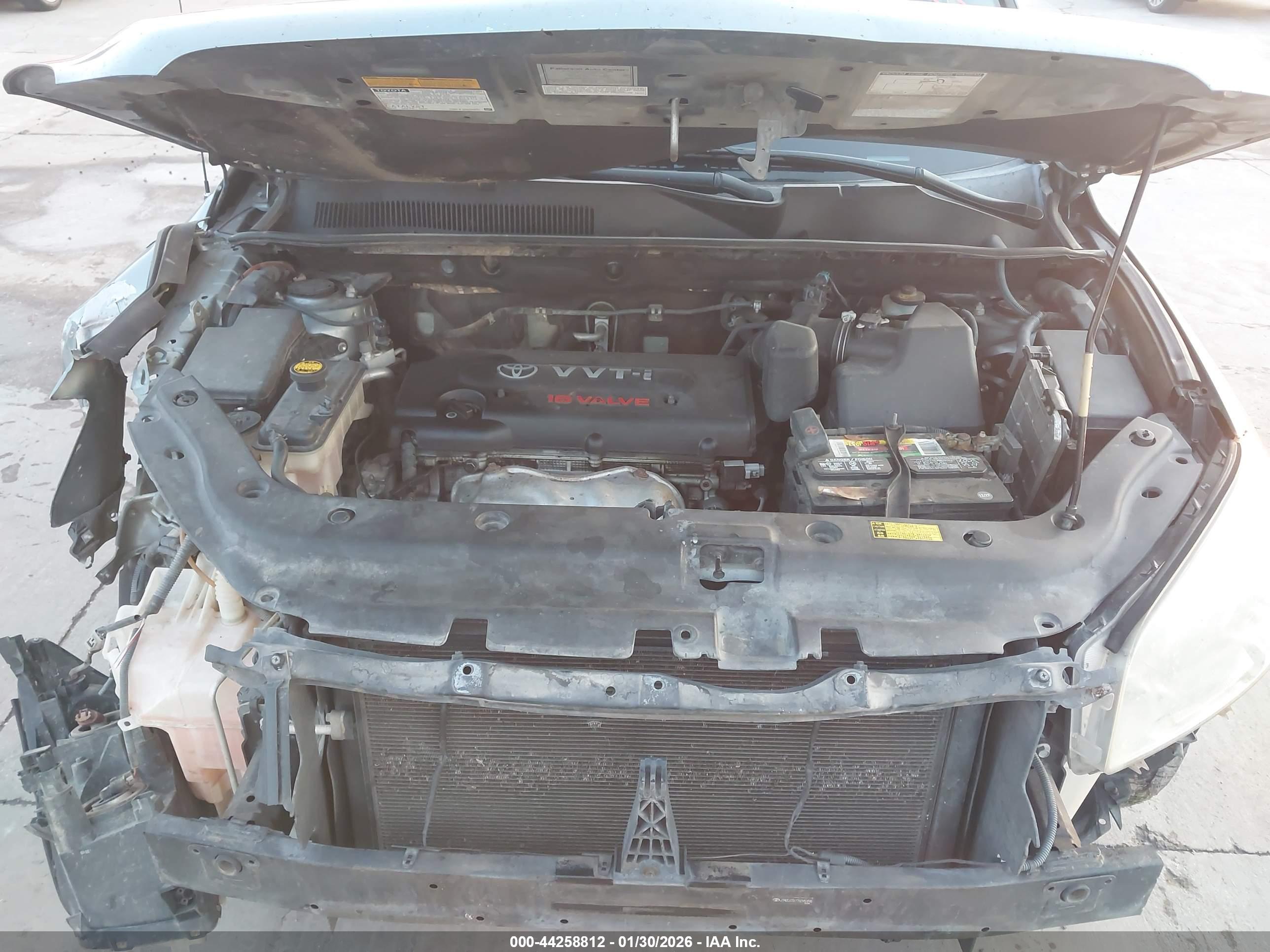 TOYOTA RAV4 image 10
