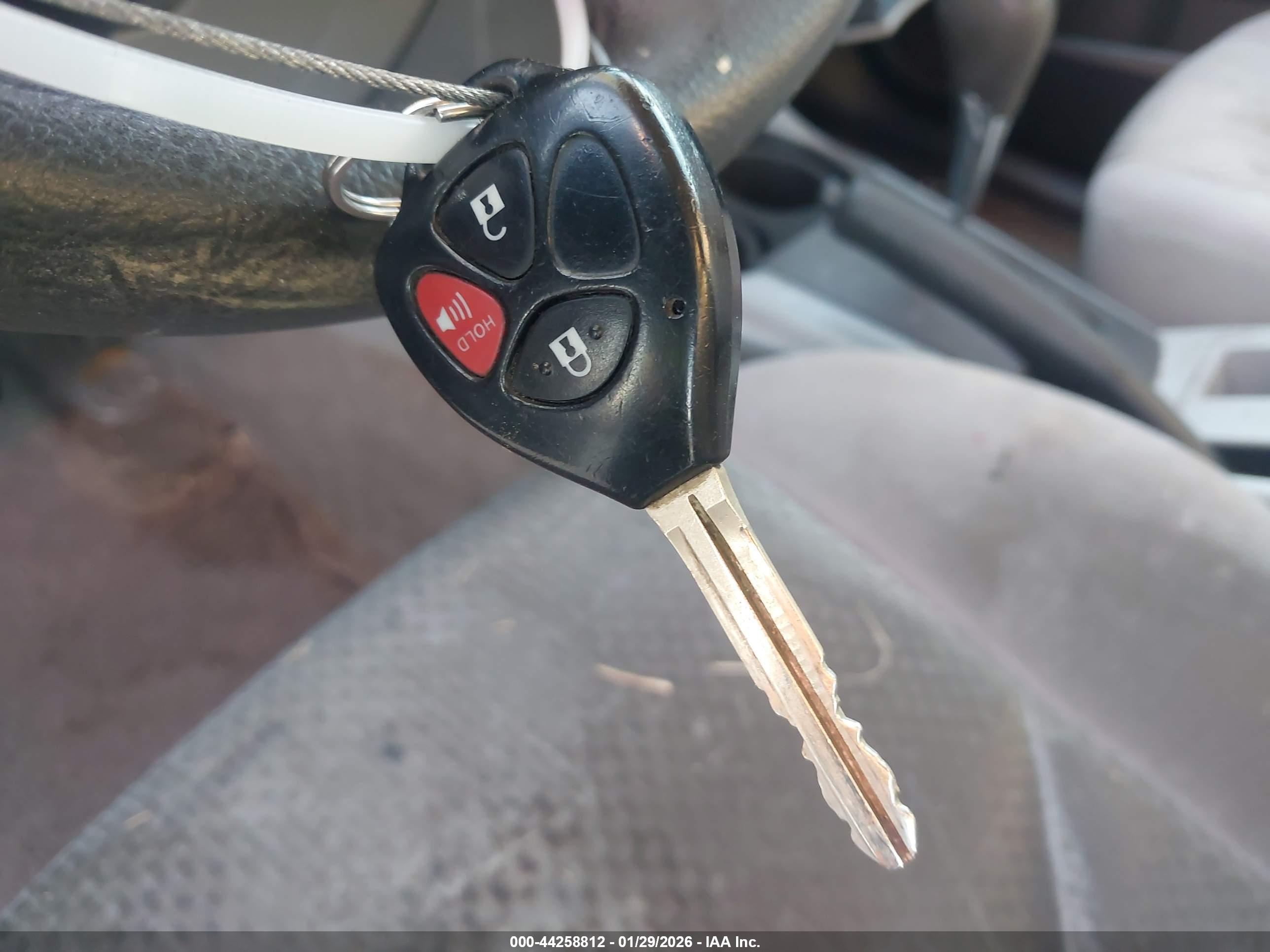 TOYOTA RAV4 image 11