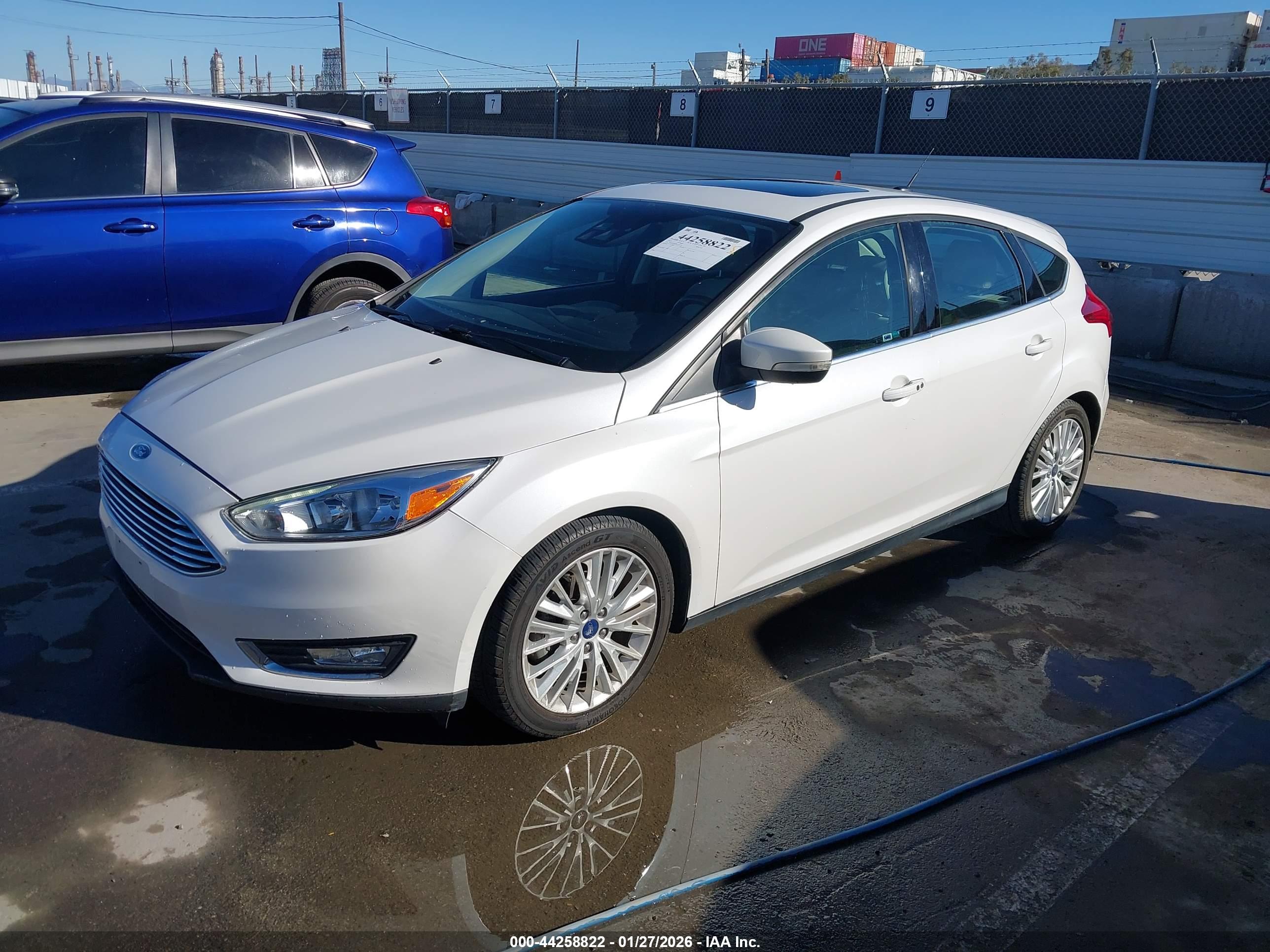FORD FOCUS image 2