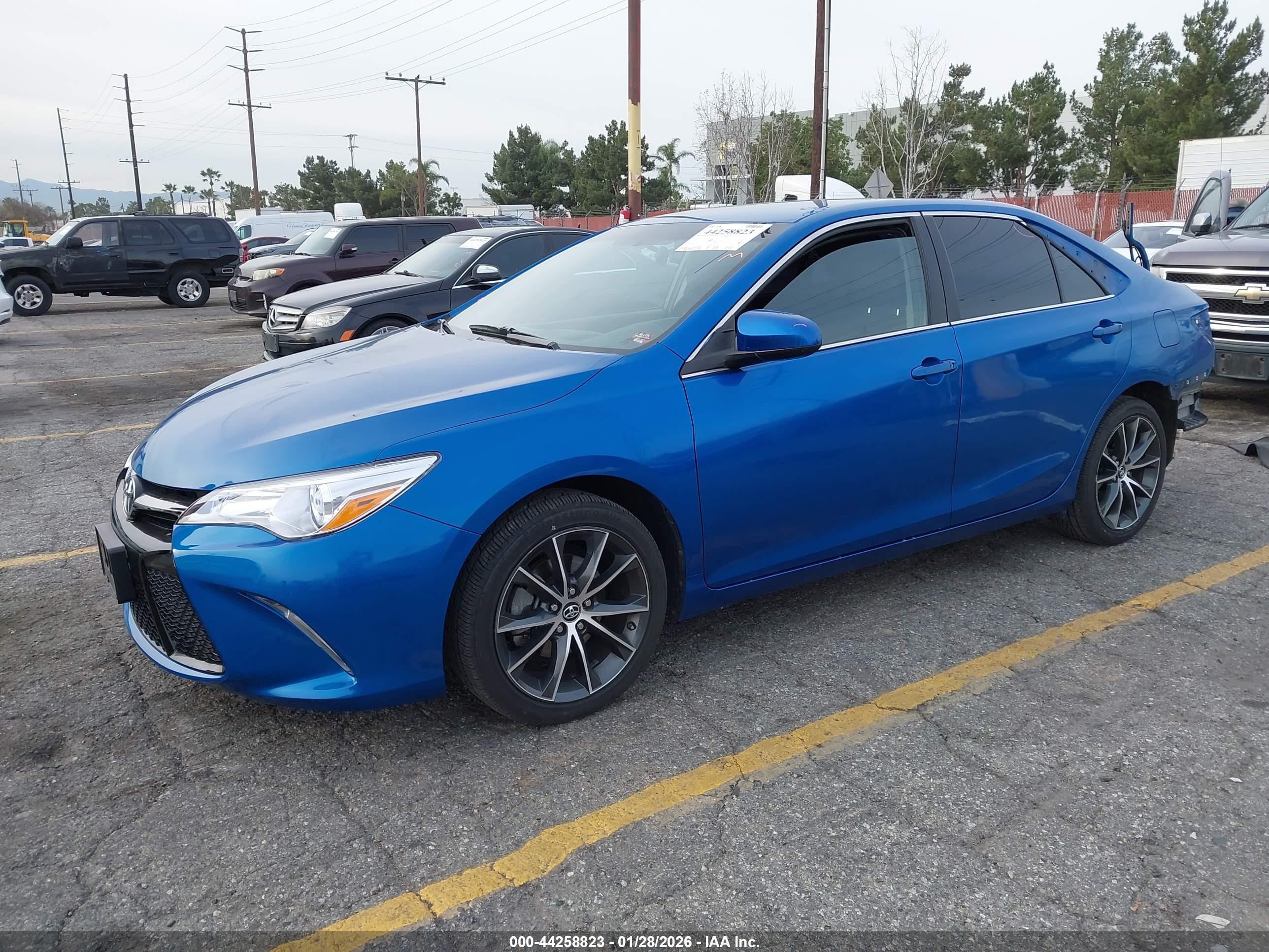 TOYOTA CAMRY image 2