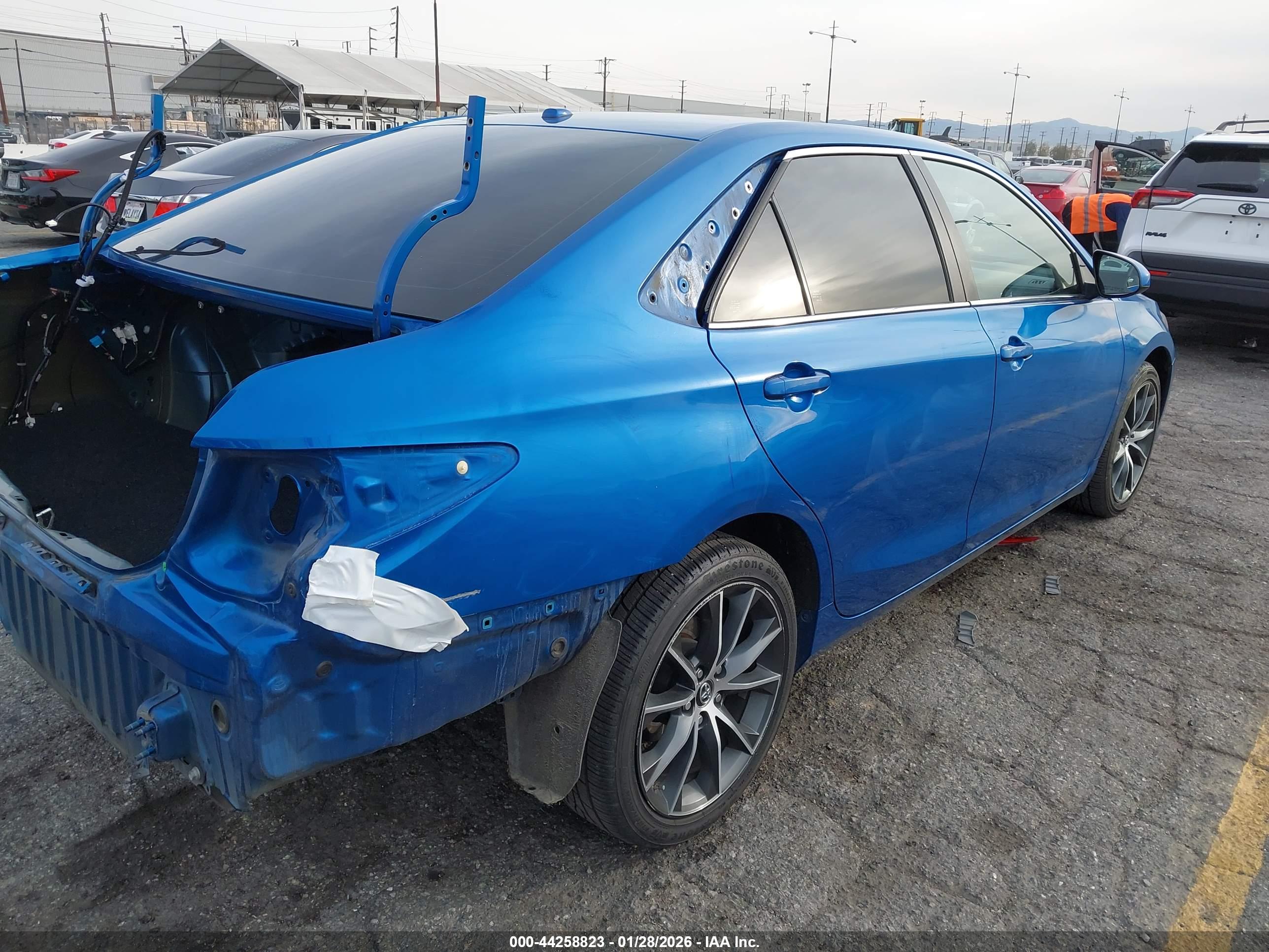 TOYOTA CAMRY image 4