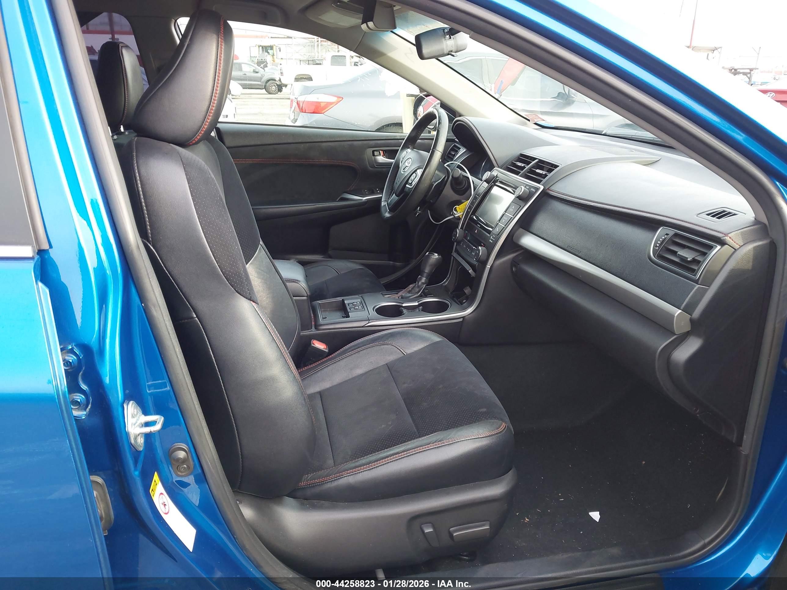 TOYOTA CAMRY image 5