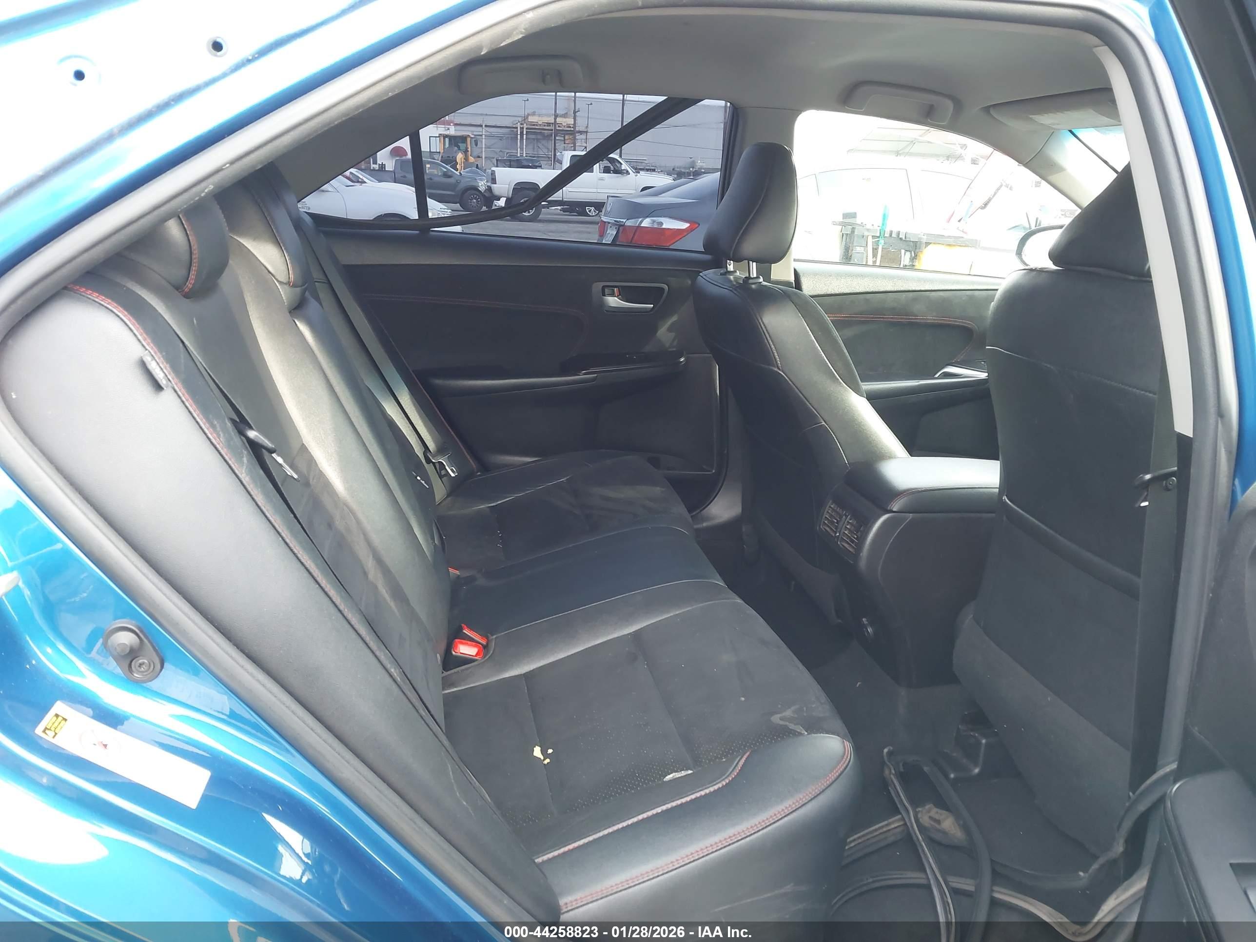 TOYOTA CAMRY image 8