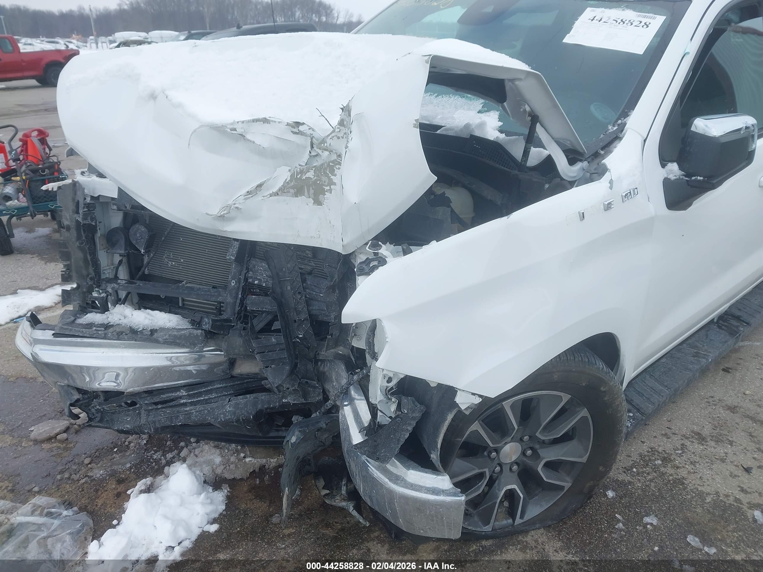 CHEVROLET SILVERADO image 6
