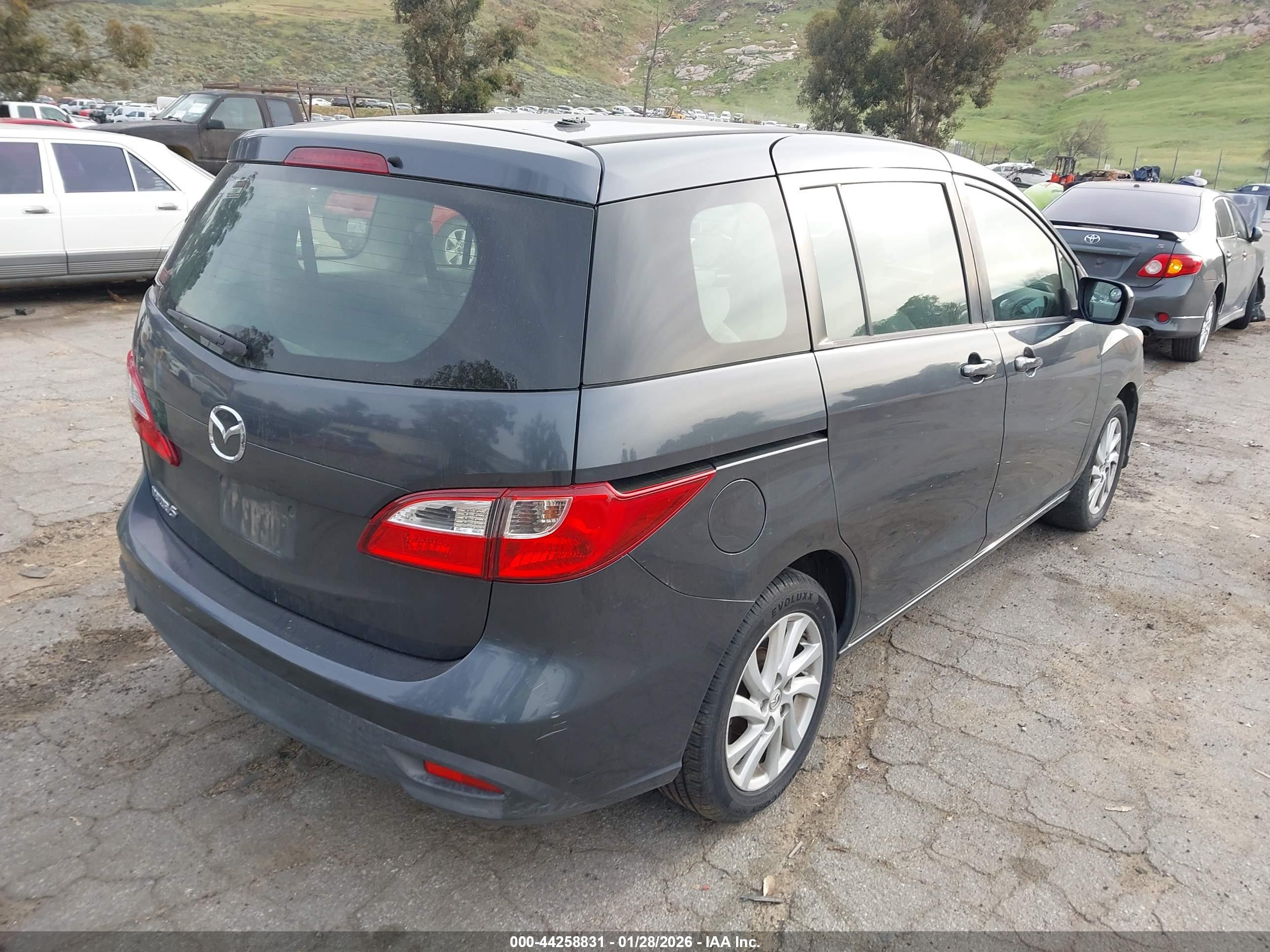 MAZDA MAZDA5 image 4