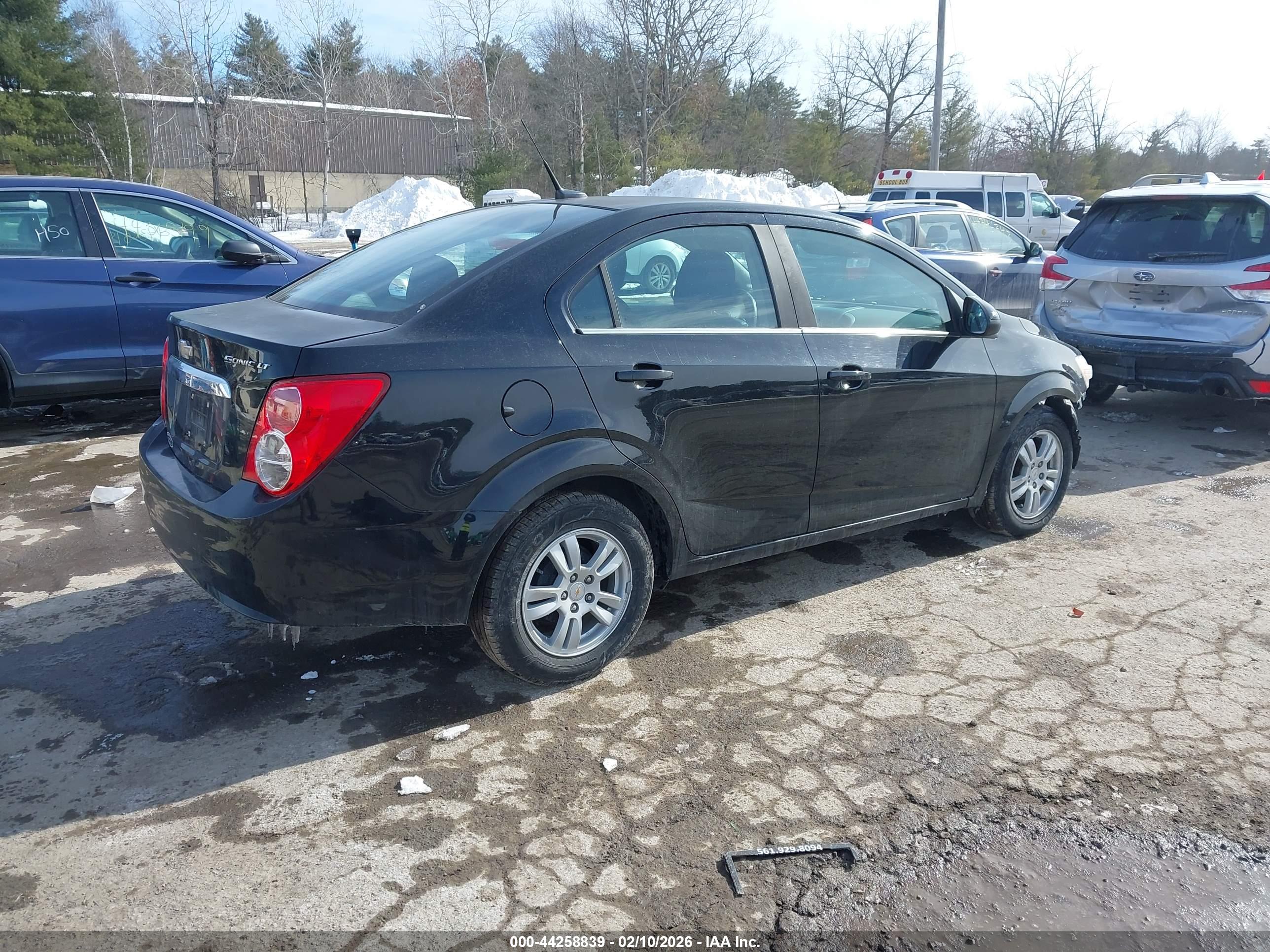 CHEVROLET SONIC image 4