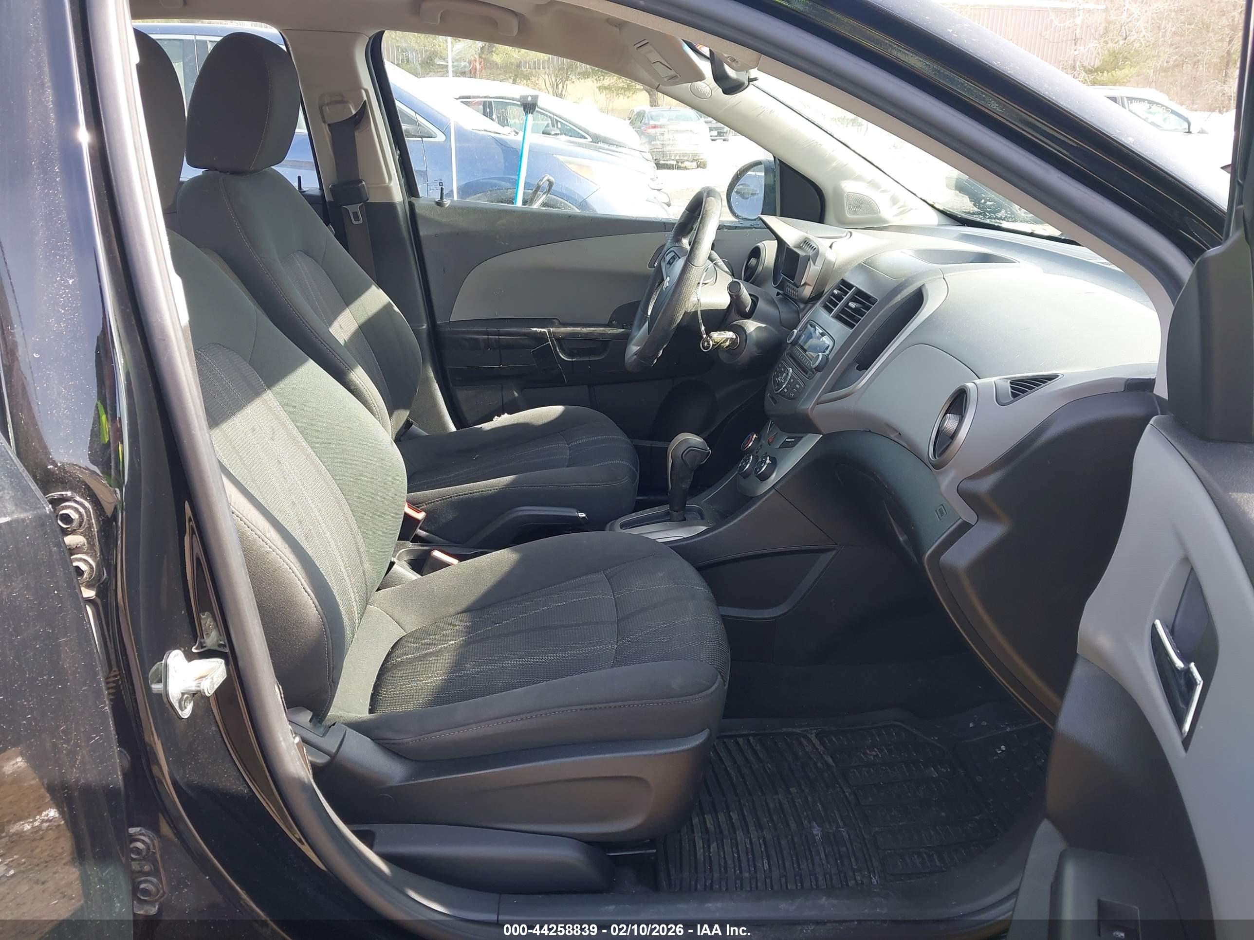 CHEVROLET SONIC image 5
