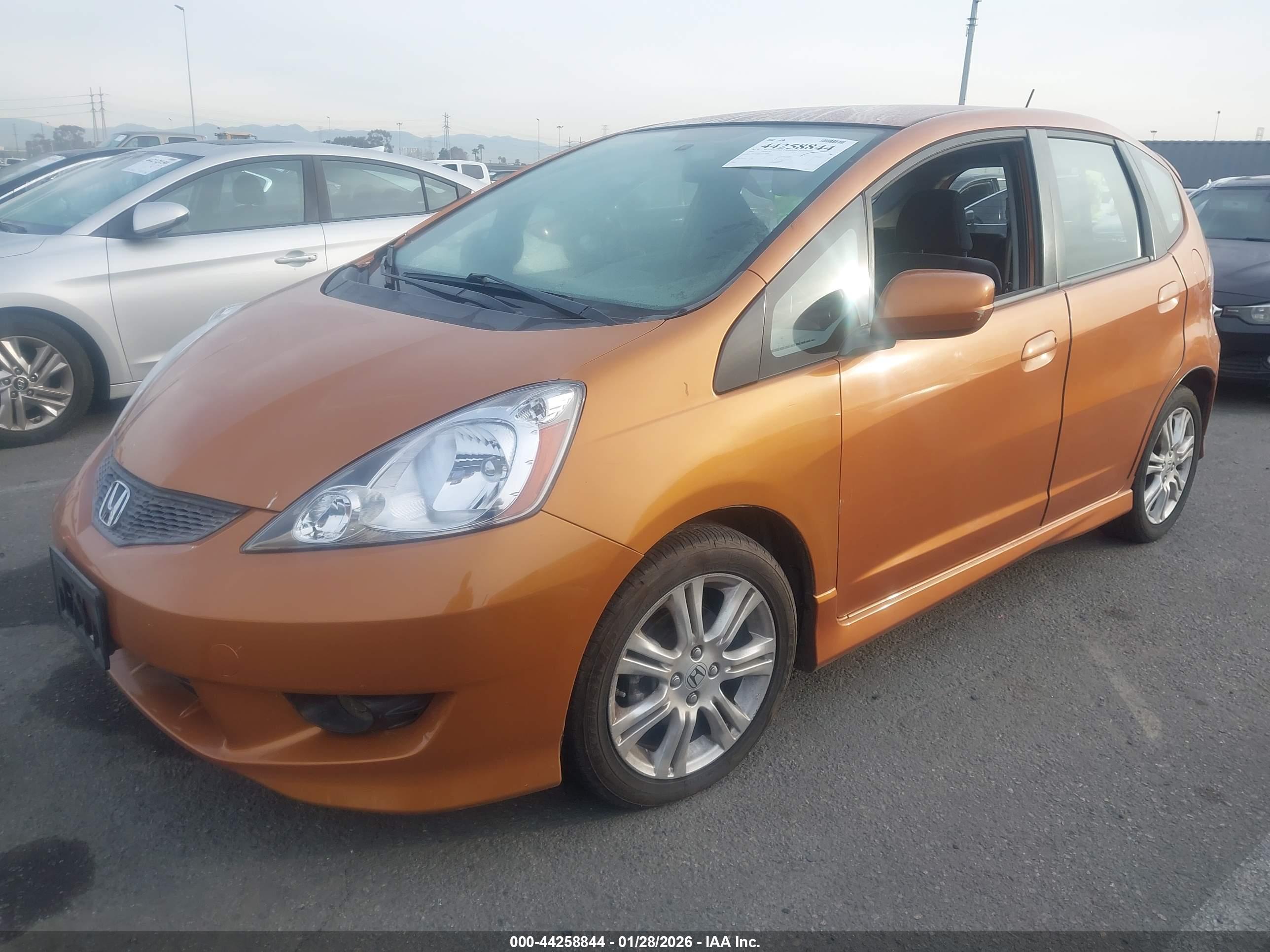 HONDA FIT image 2