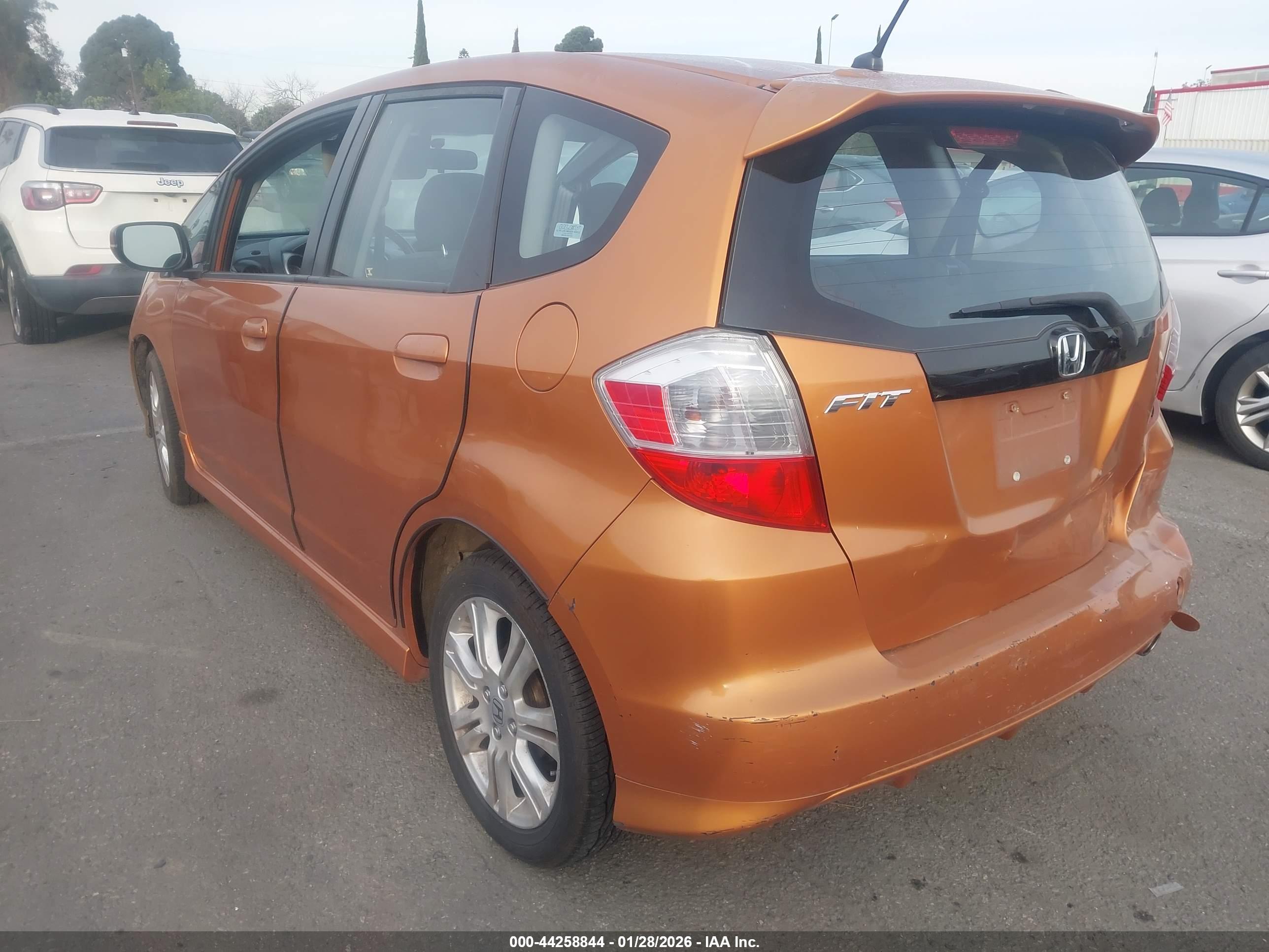 HONDA FIT image 3
