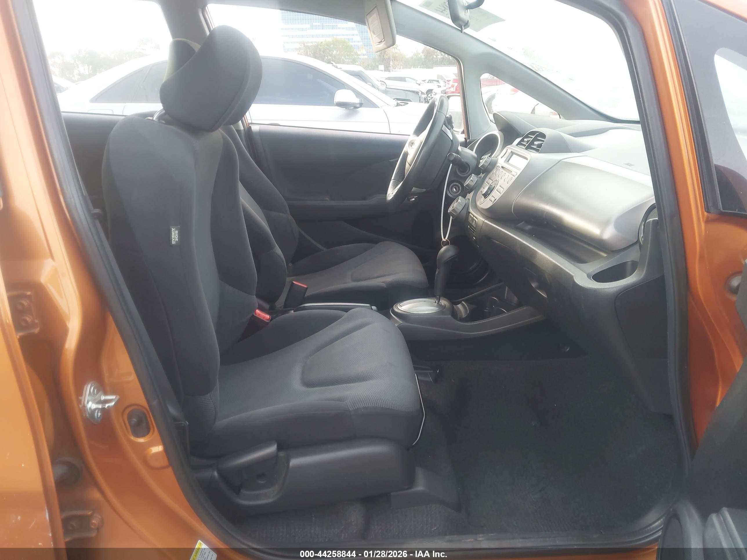 HONDA FIT image 5