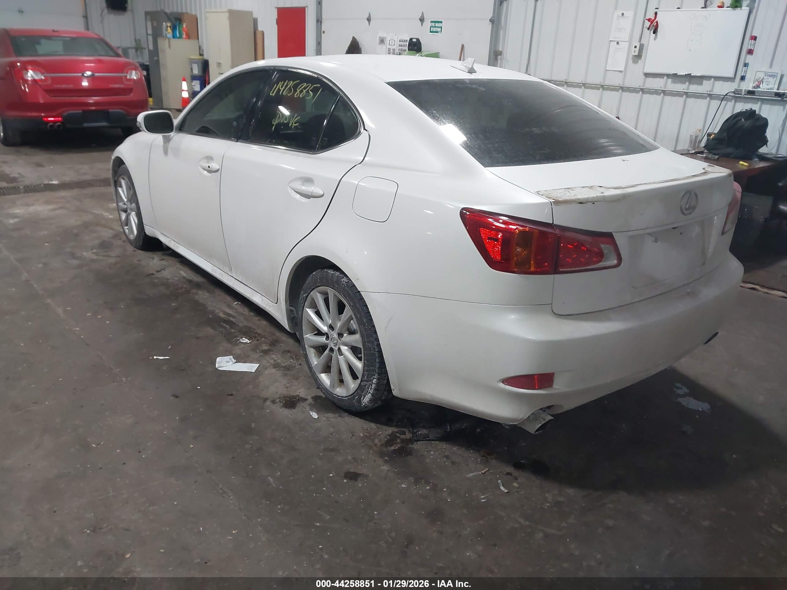 LEXUS IS image 3