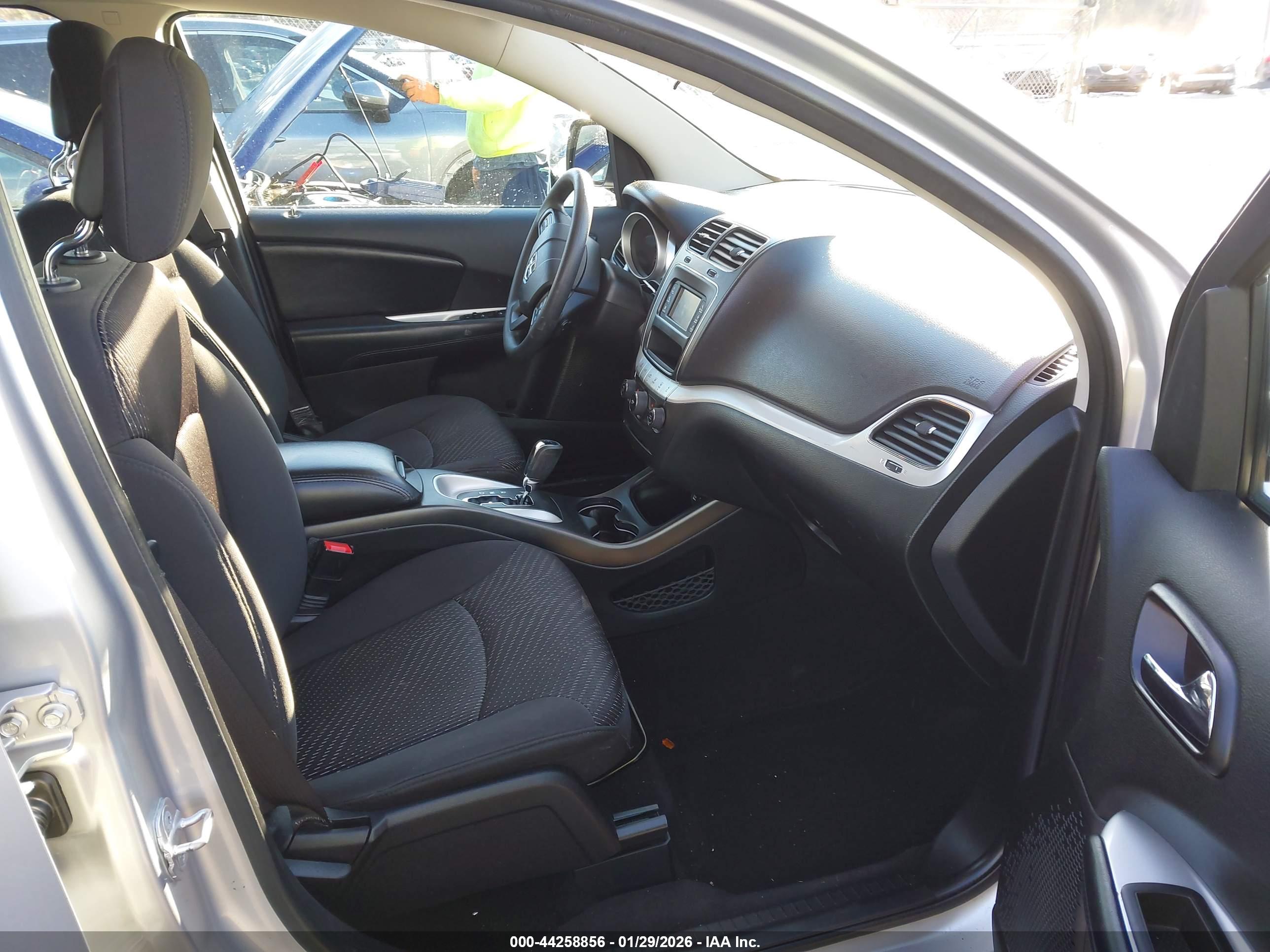 DODGE JOURNEY image 5