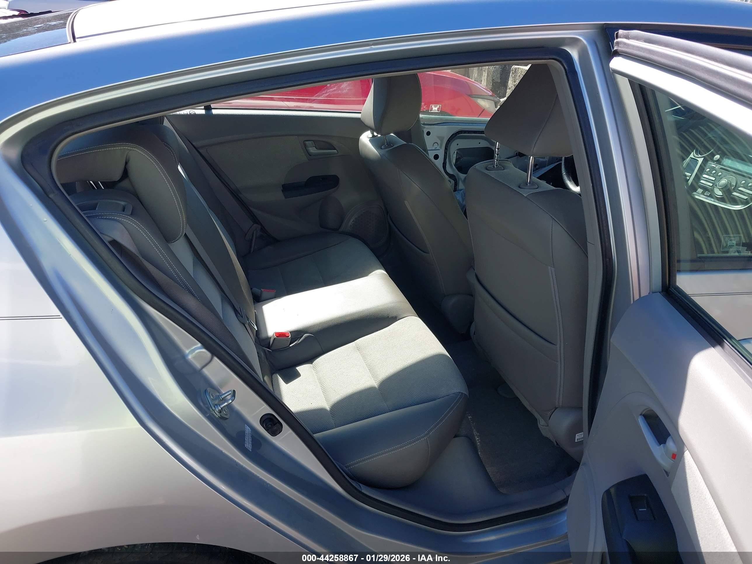 HONDA INSIGHT image 8