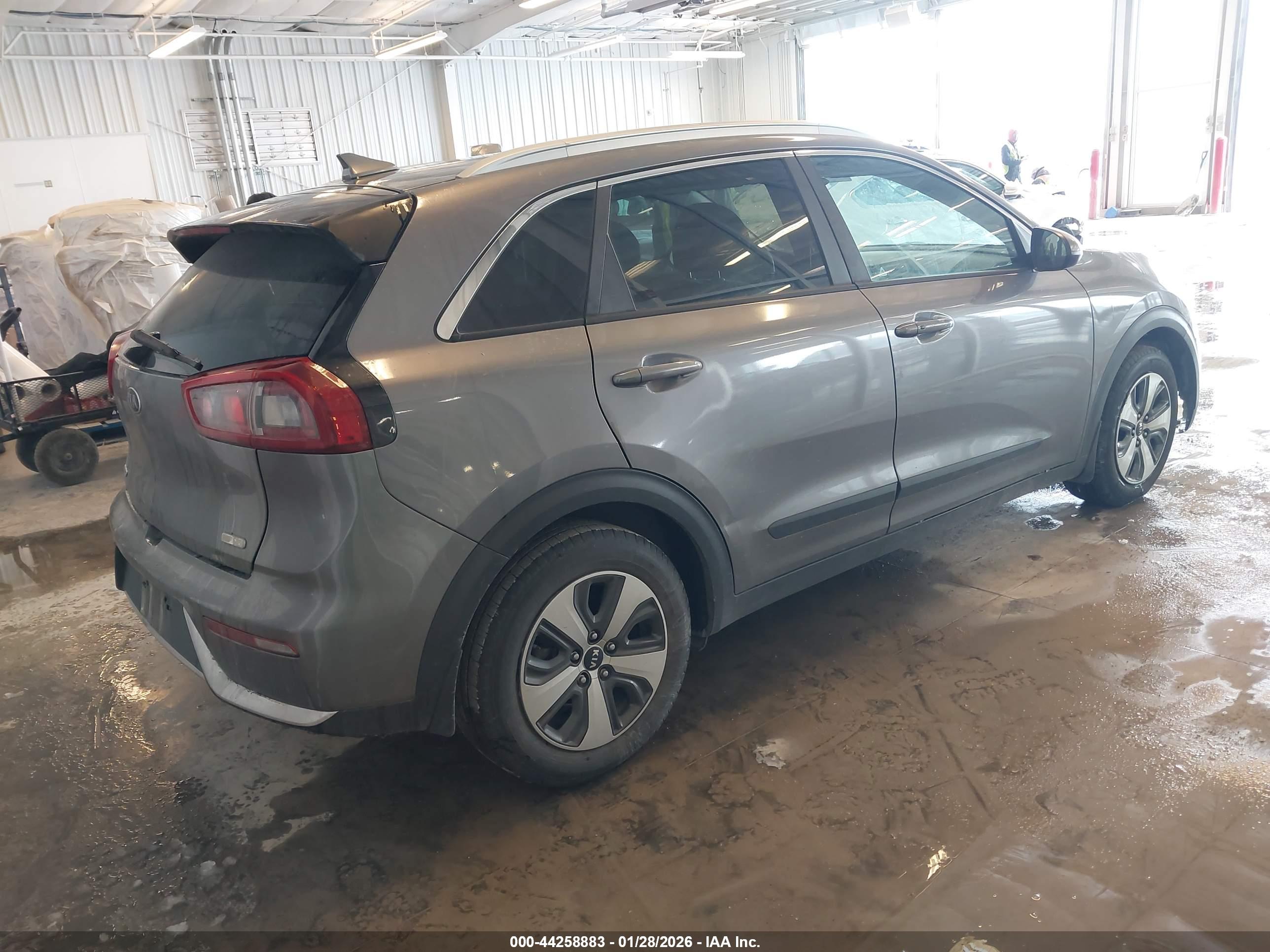 KIA NIRO image 4