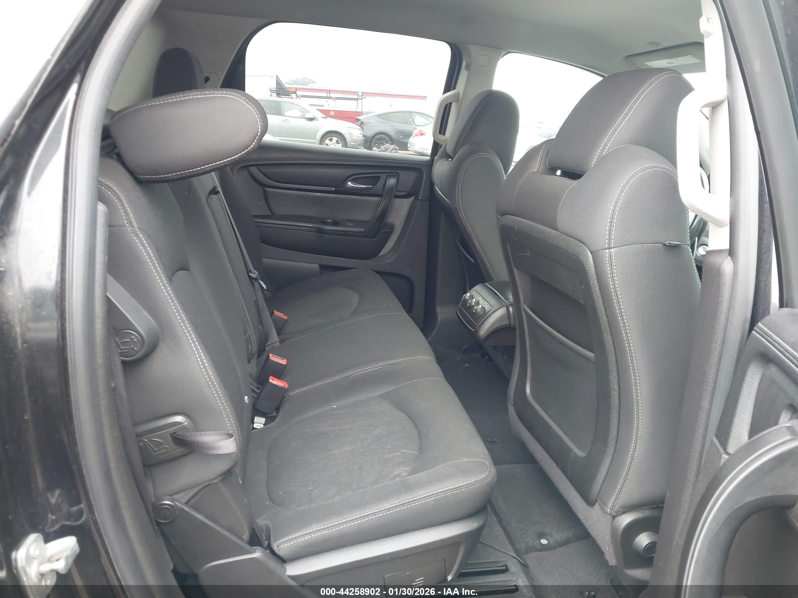 GMC ACADIA image 8