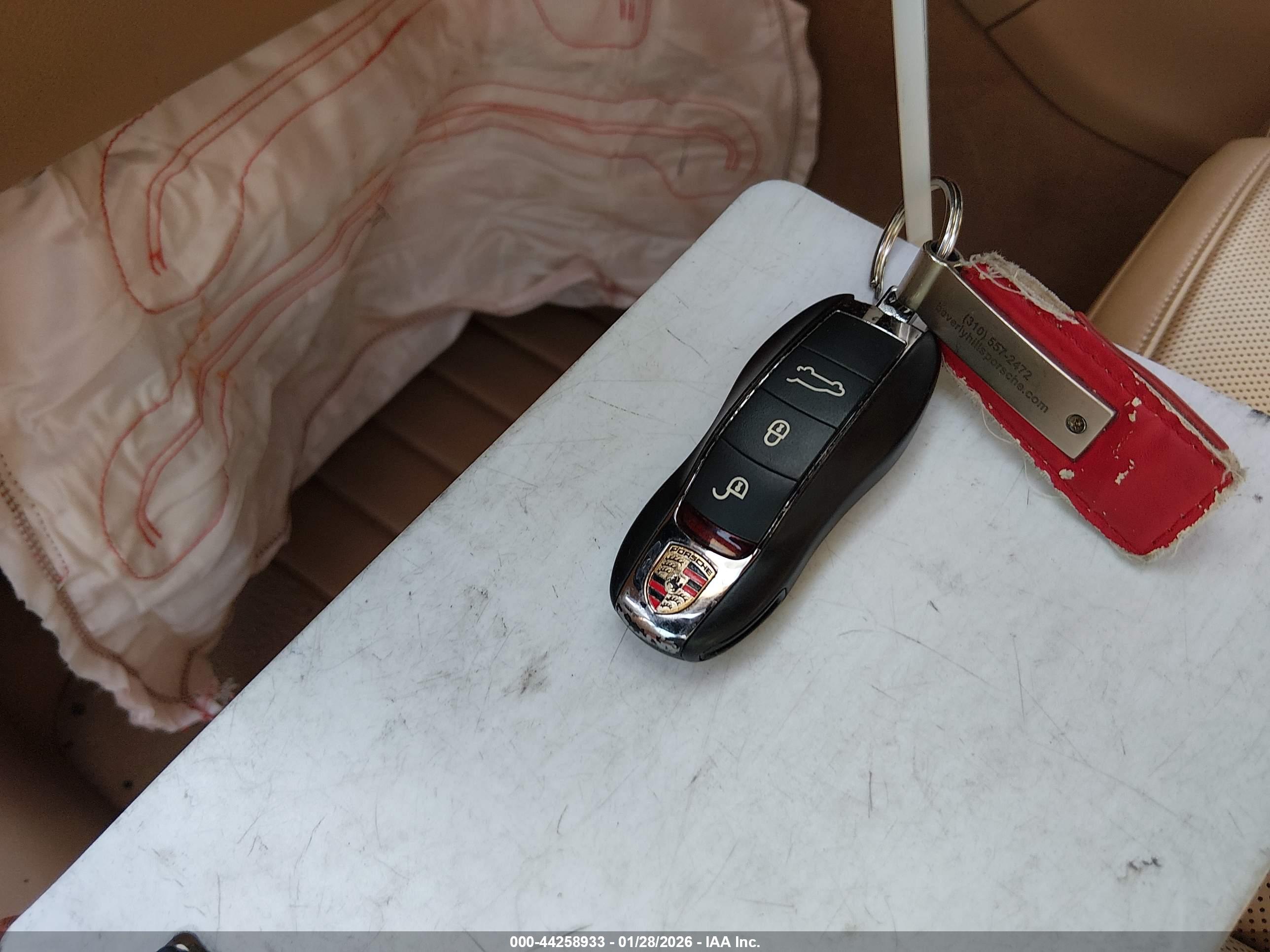 PORSCHE MACAN image 11