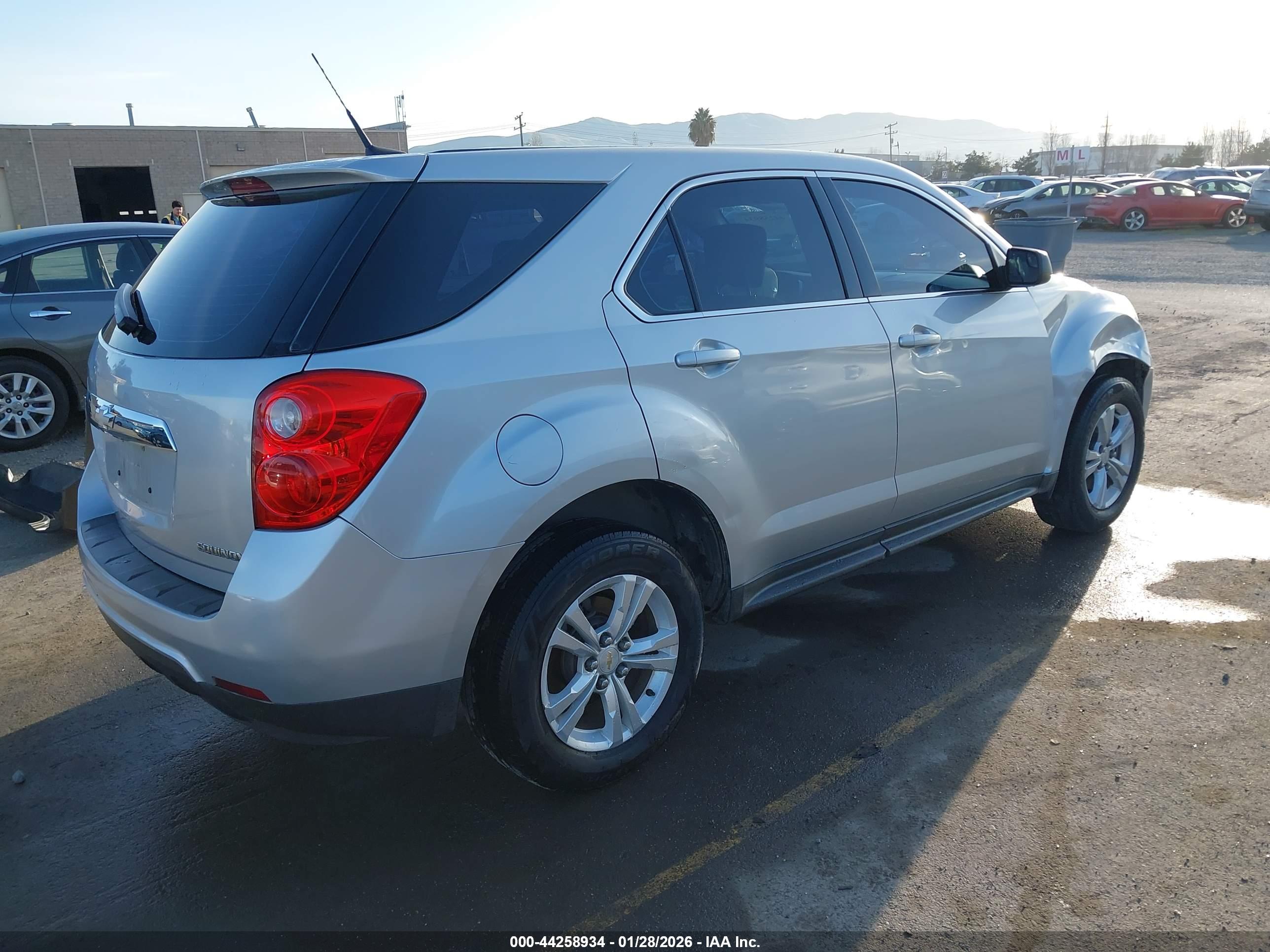 CHEVROLET EQUINOX image 4