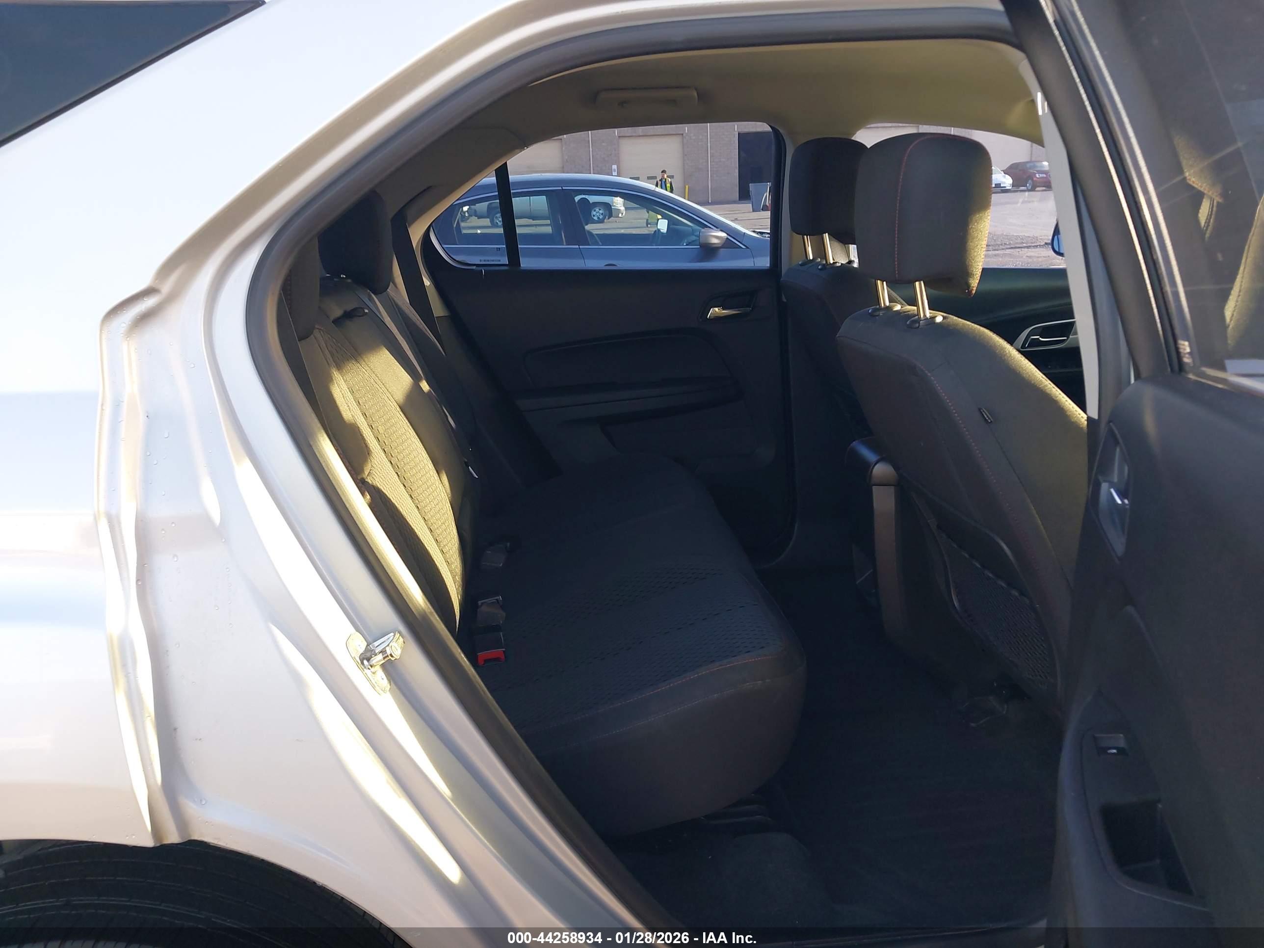 CHEVROLET EQUINOX image 8