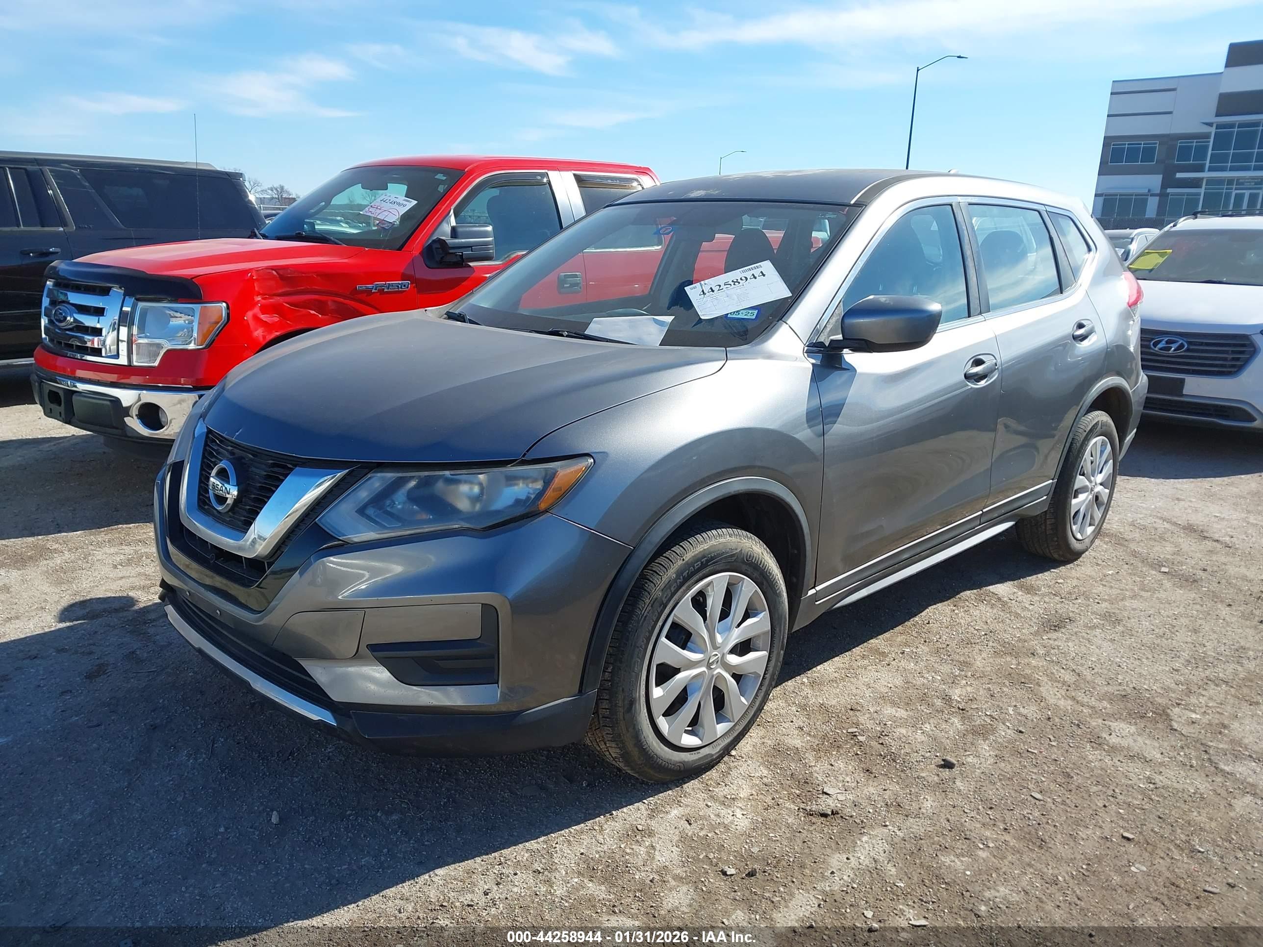 NISSAN ROGUE image 2