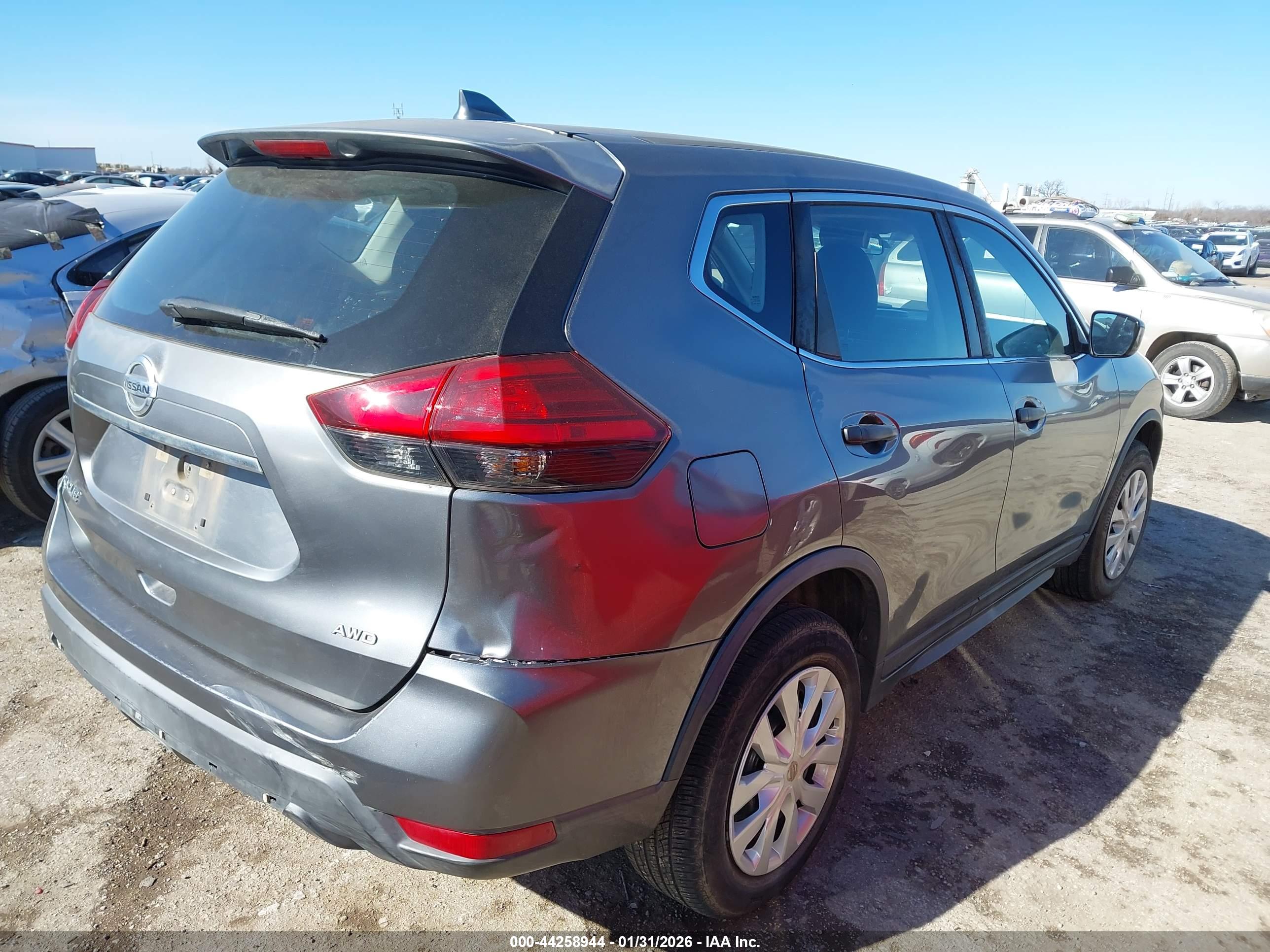 NISSAN ROGUE image 4