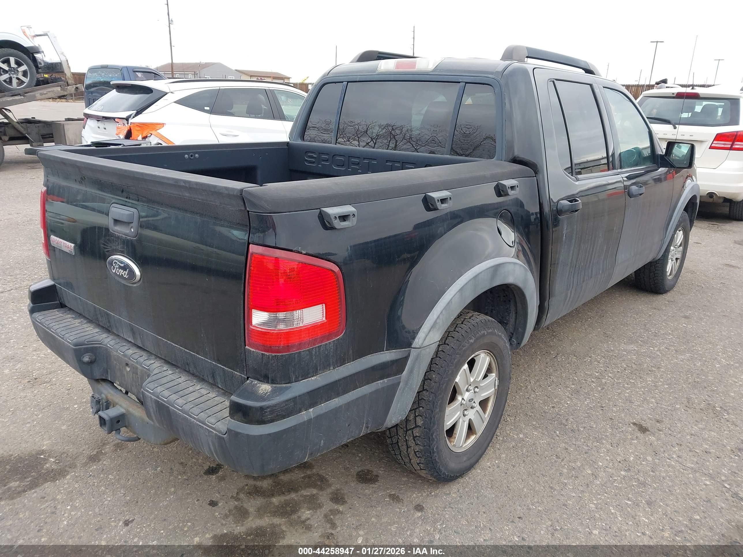 FORD EXPLORER image 4