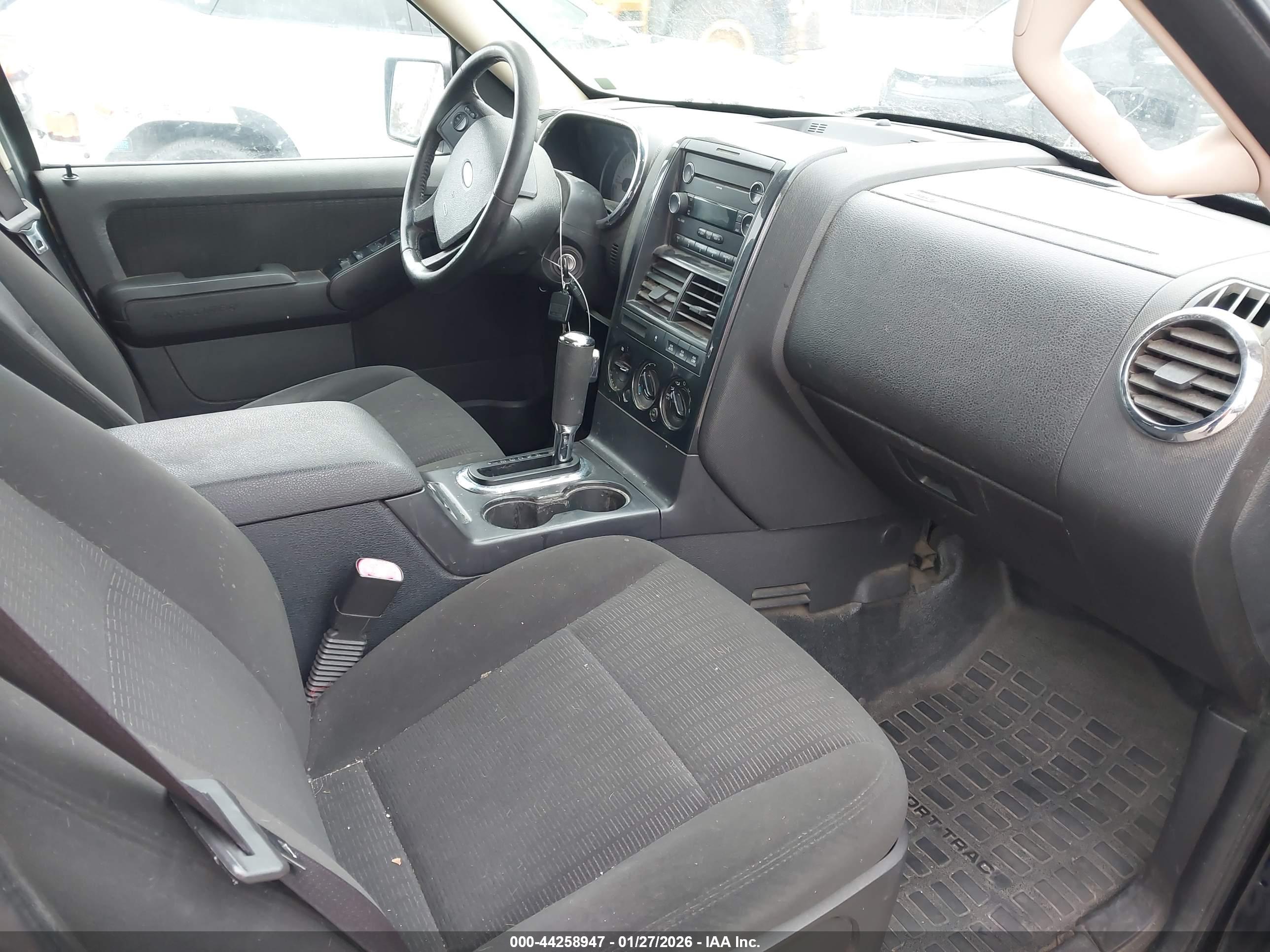 FORD EXPLORER image 5
