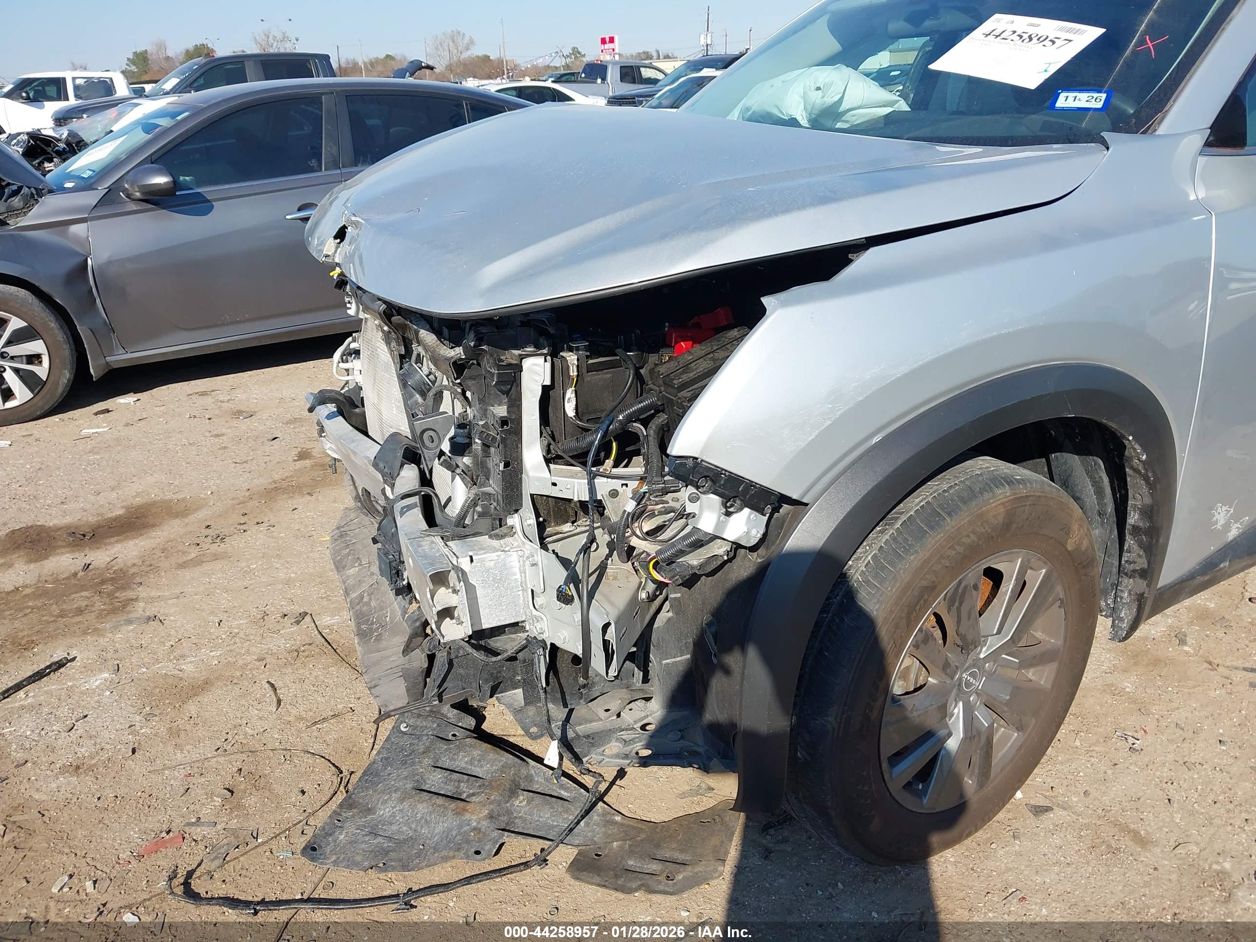 NISSAN PATHFINDER image 6