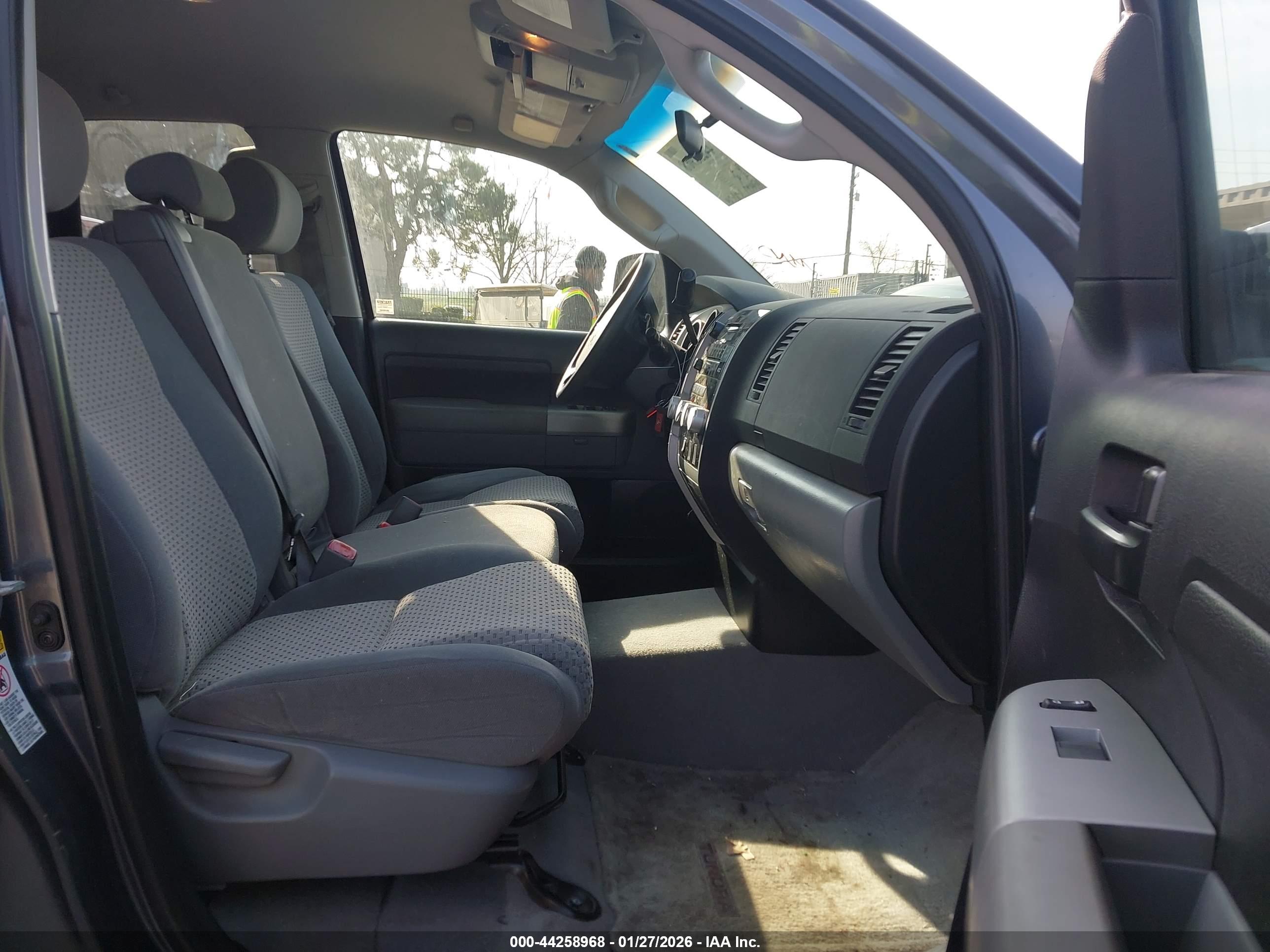 TOYOTA TUNDRA image 5