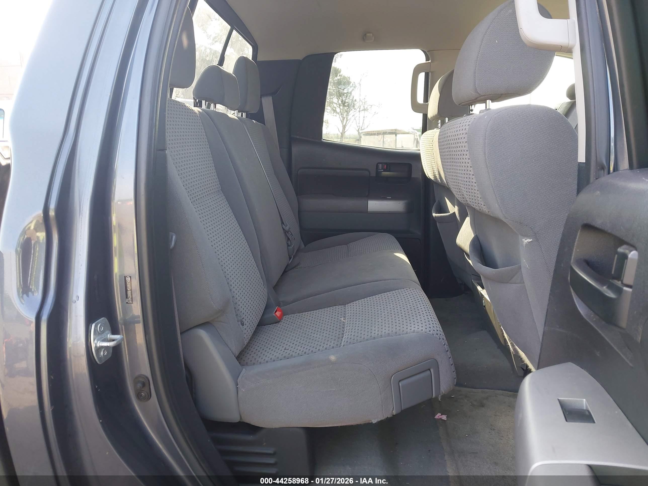 TOYOTA TUNDRA image 8