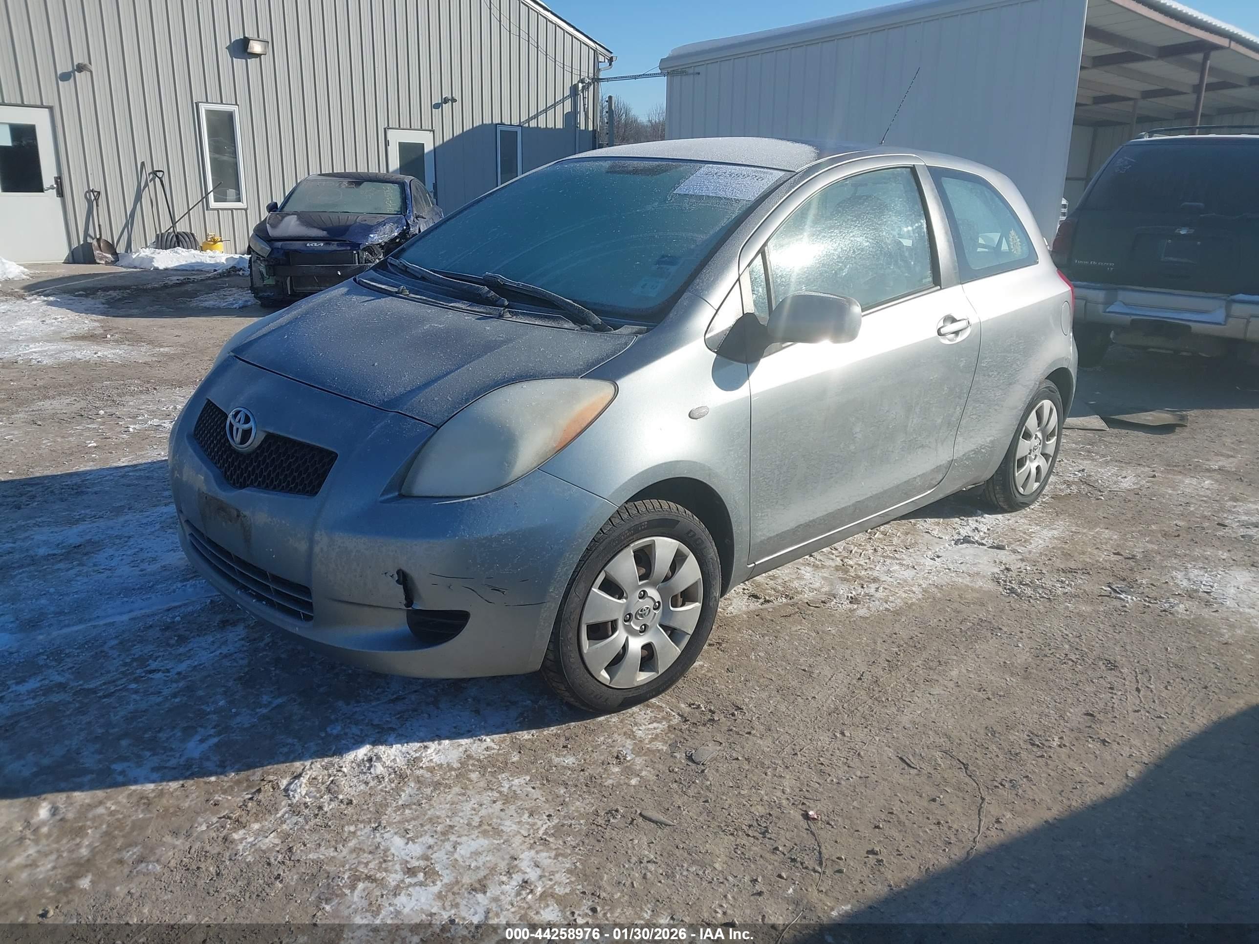 TOYOTA YARIS image 2