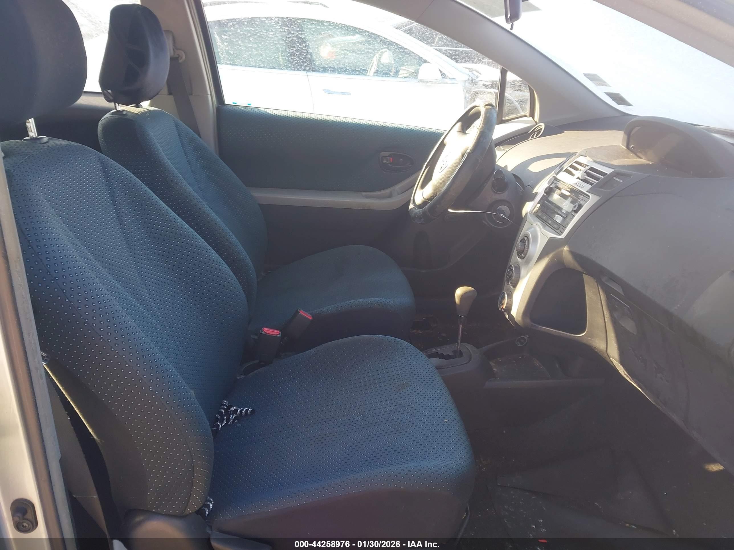 TOYOTA YARIS image 5