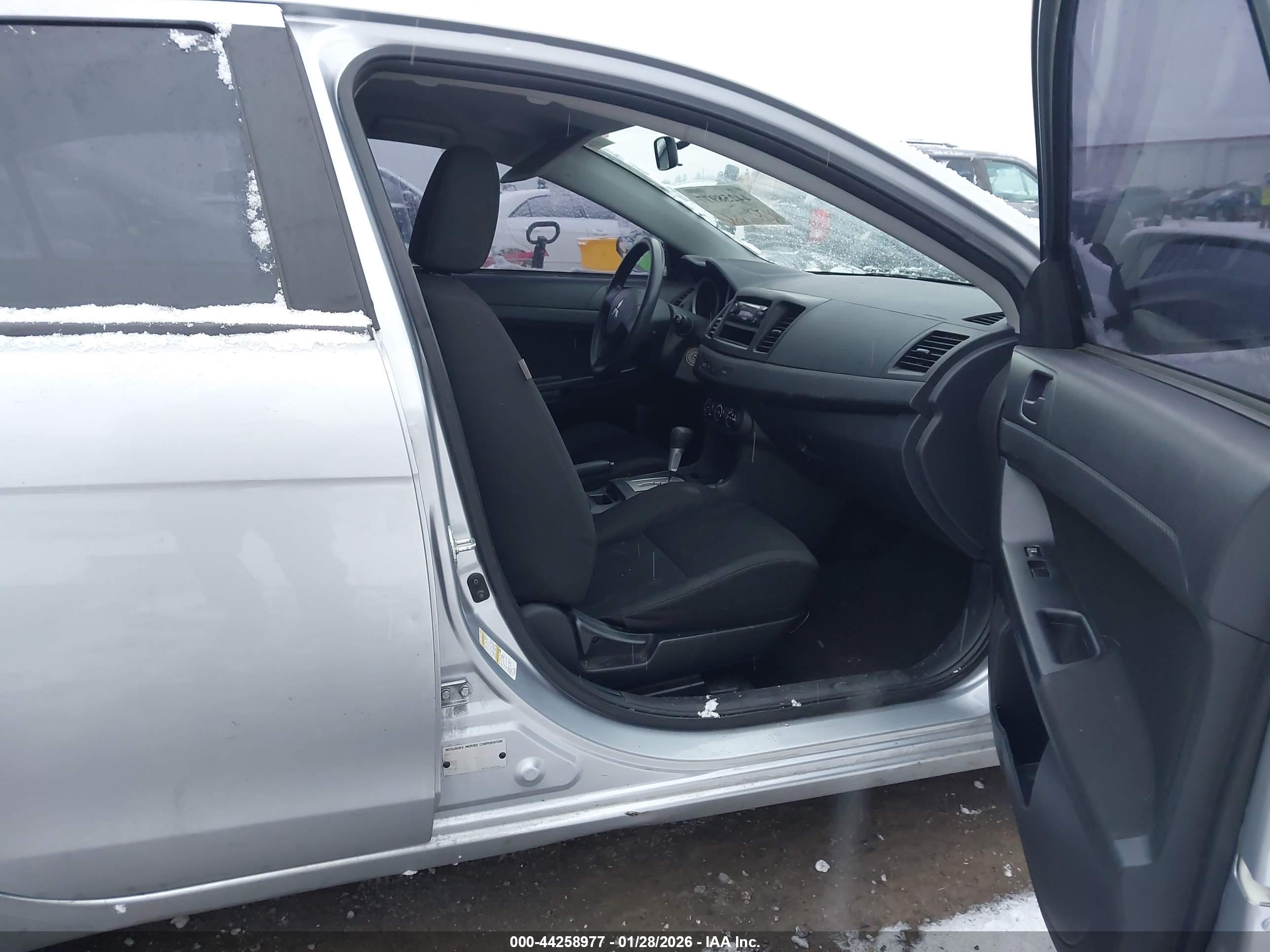 MITSUBISHI LANCER image 5