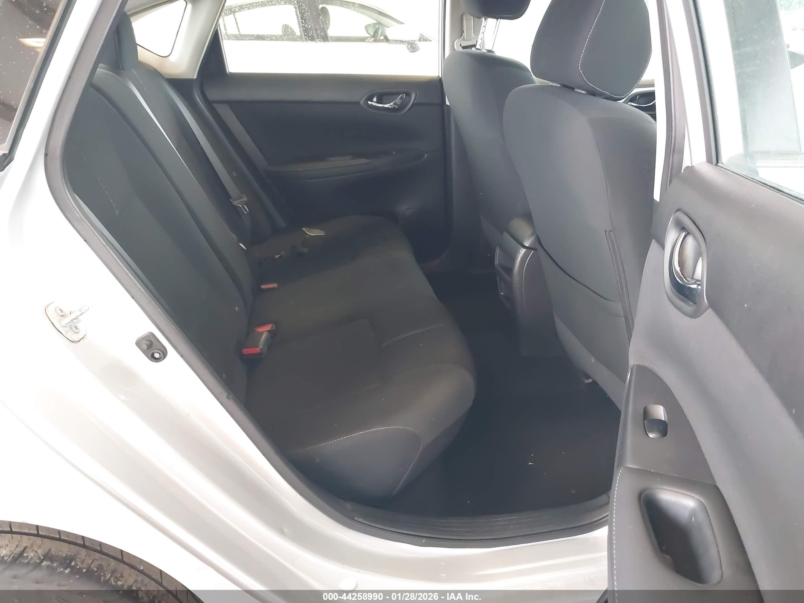 NISSAN SENTRA image 8