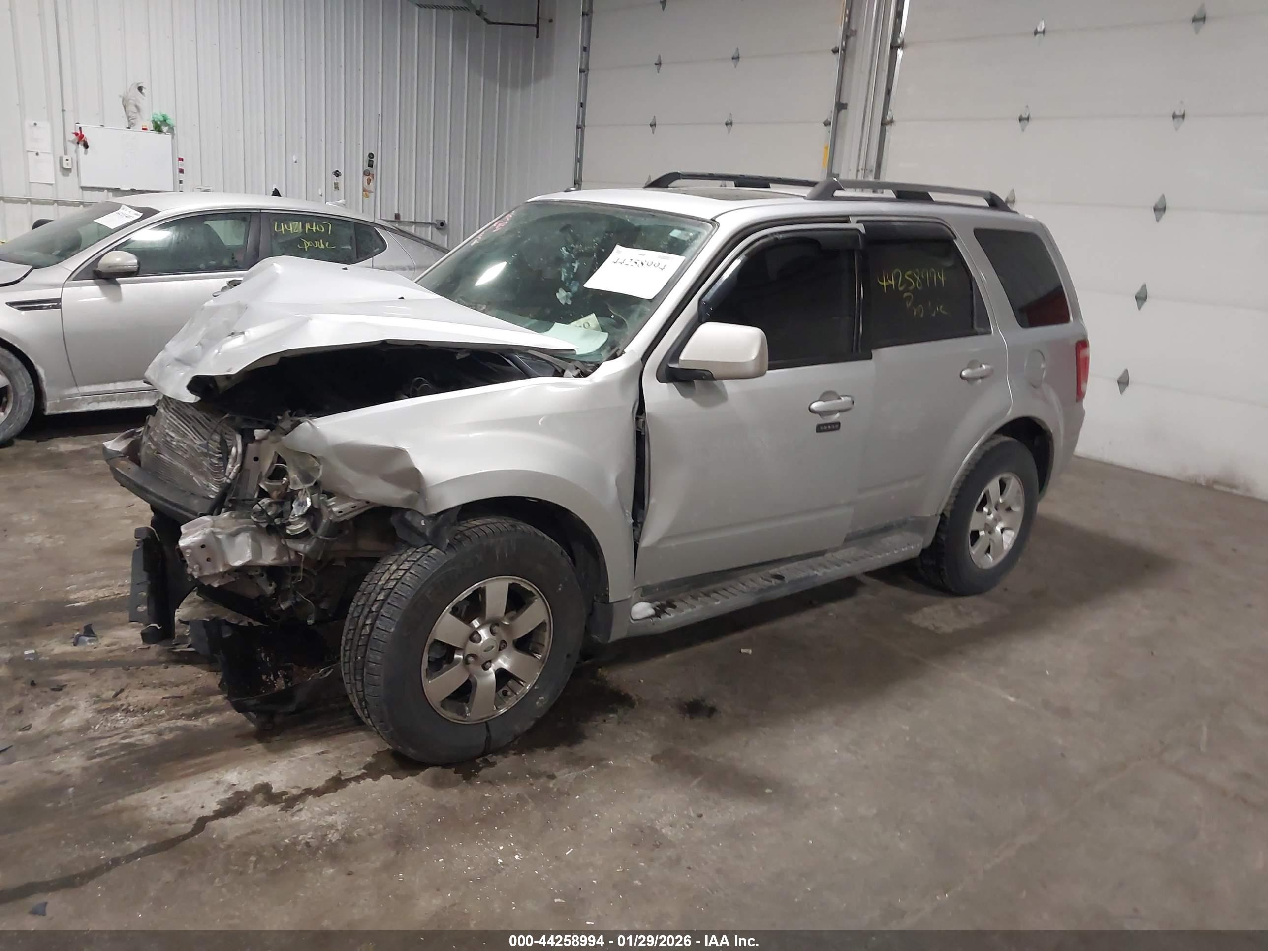 FORD ESCAPE image 2