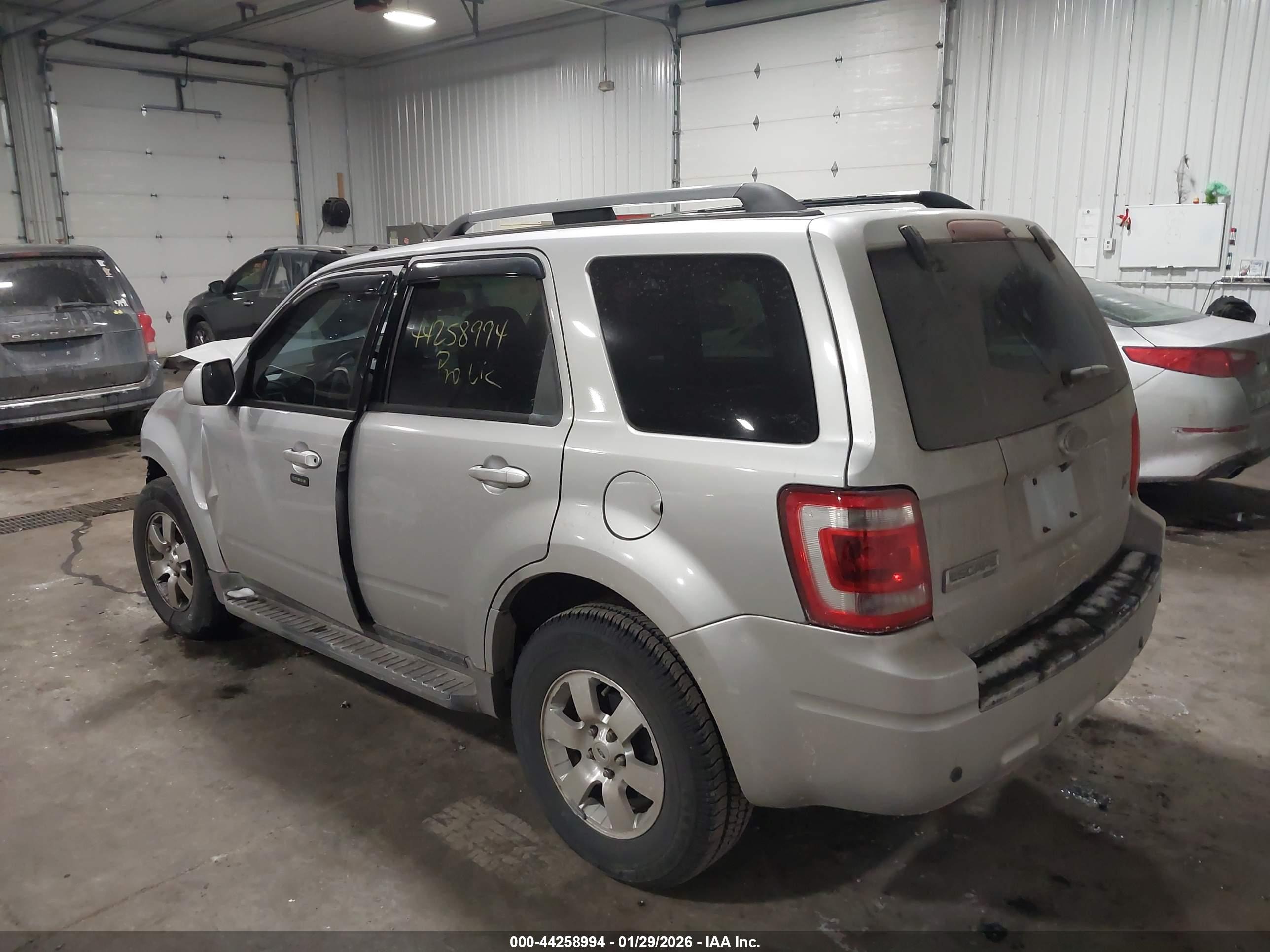 FORD ESCAPE image 3