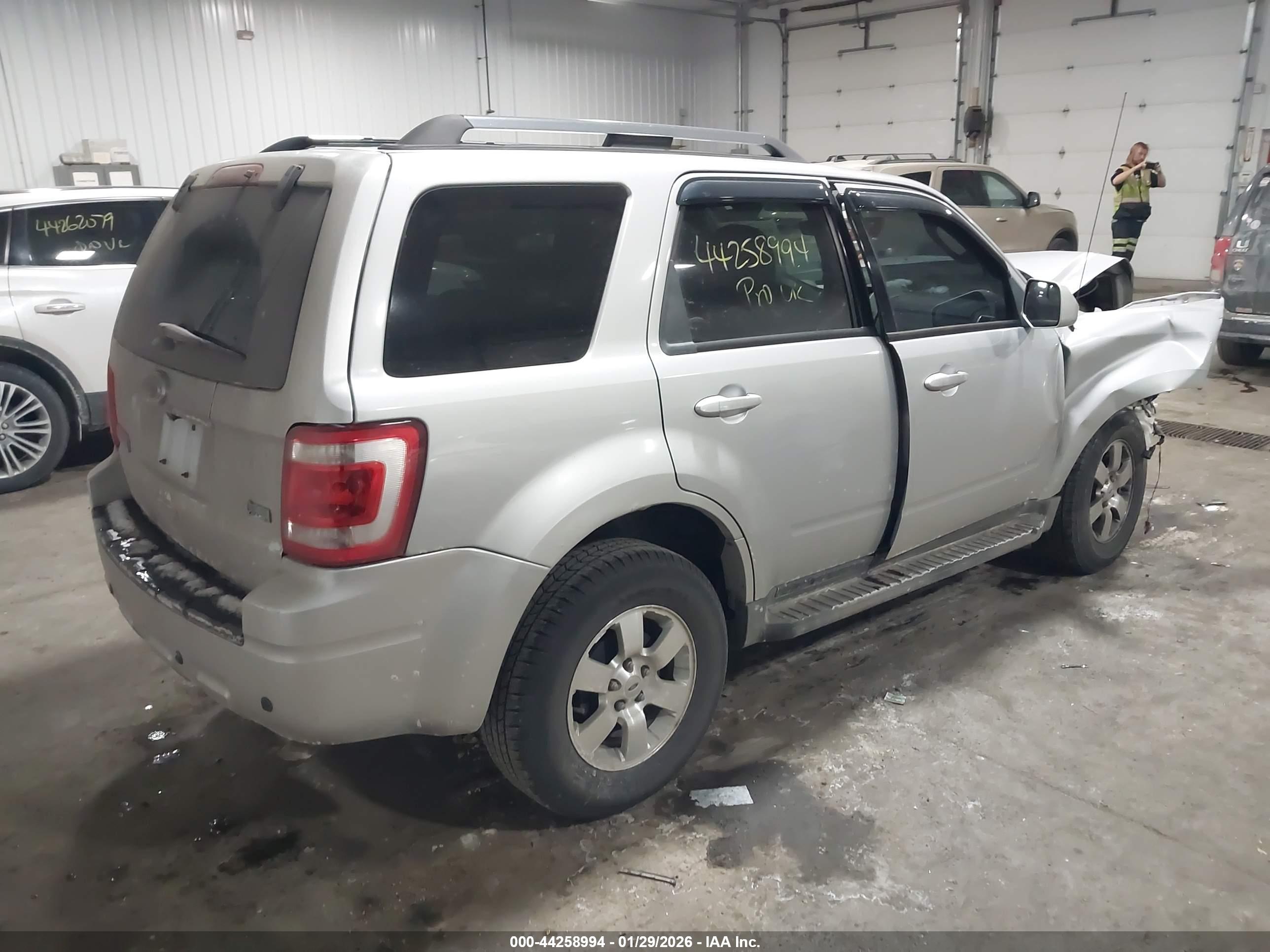 FORD ESCAPE image 4