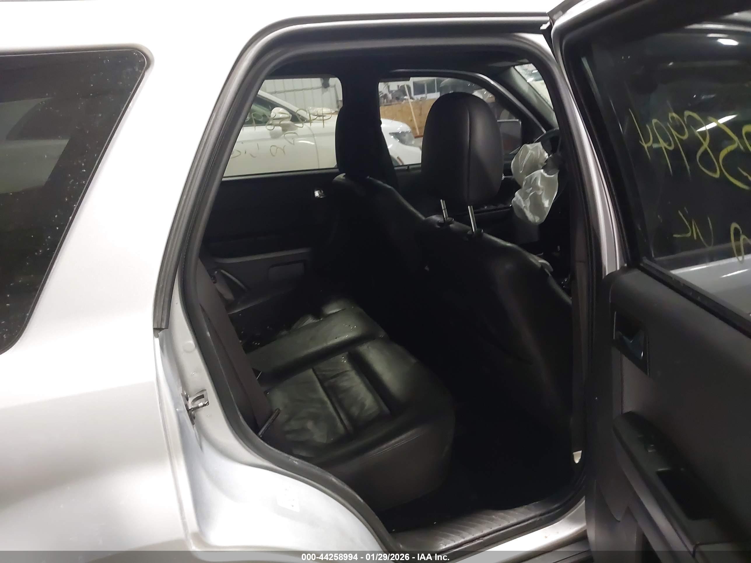 FORD ESCAPE image 8