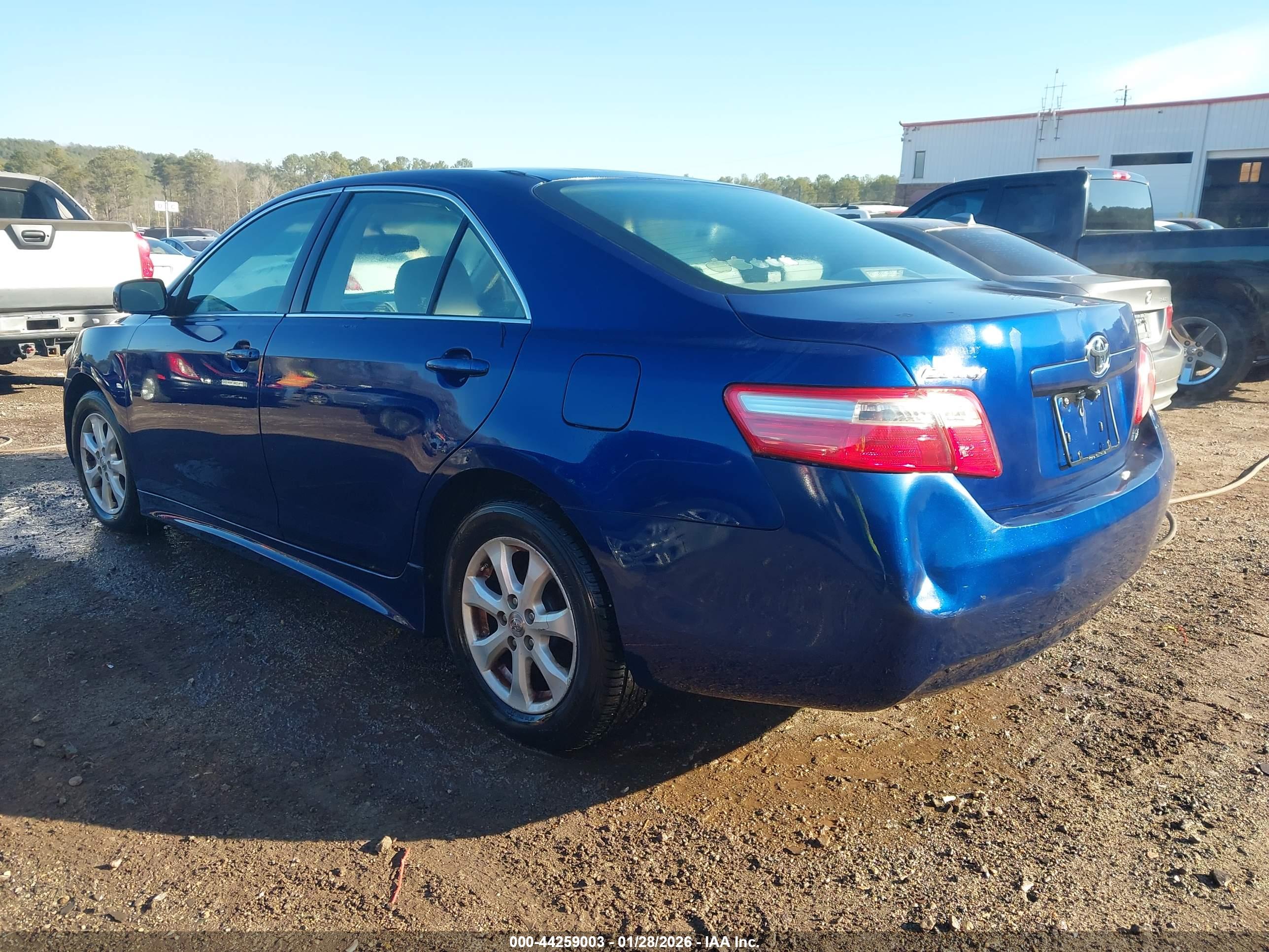 TOYOTA CAMRY image 3