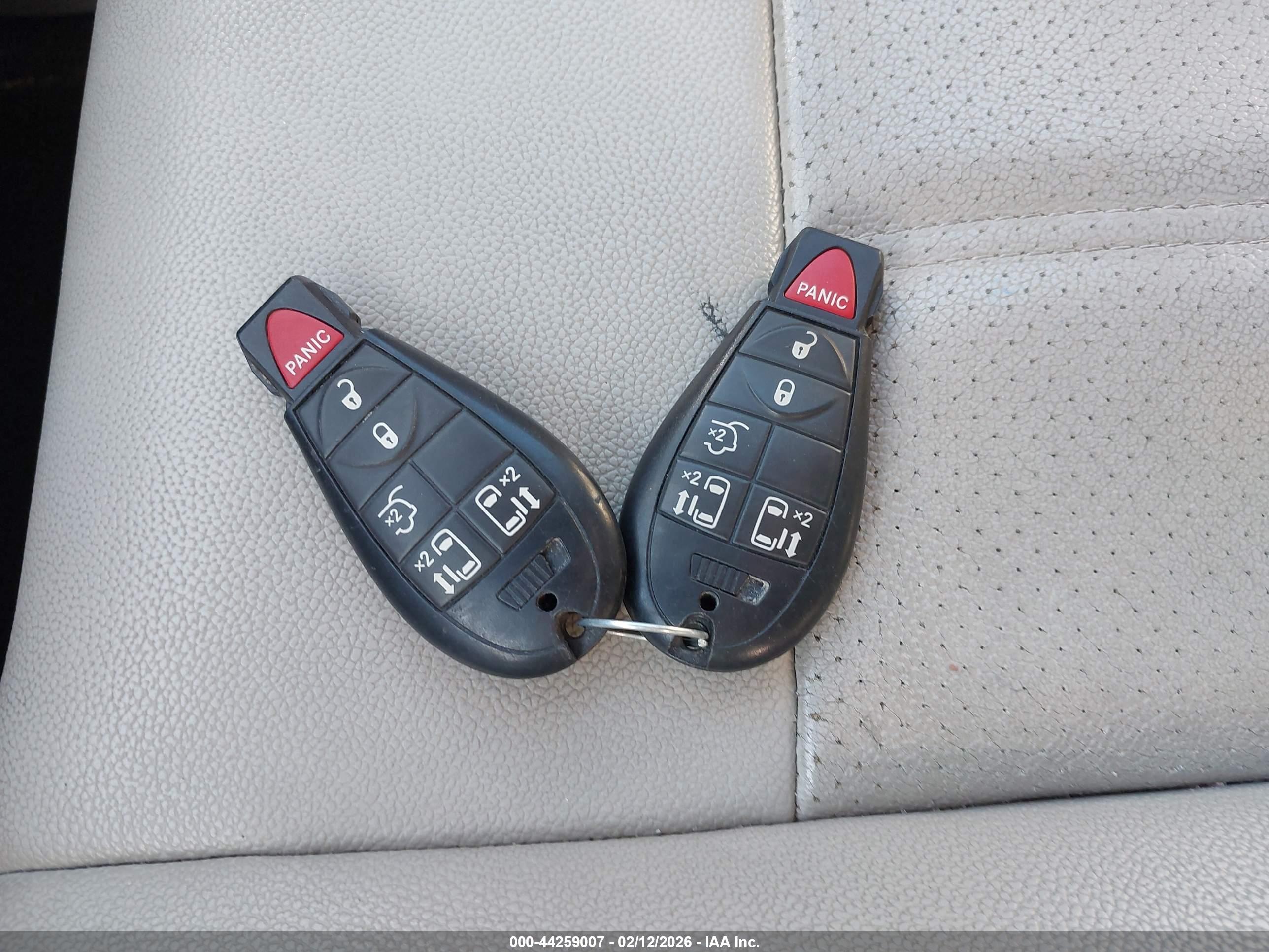 CHRYSLER TOWN image 11