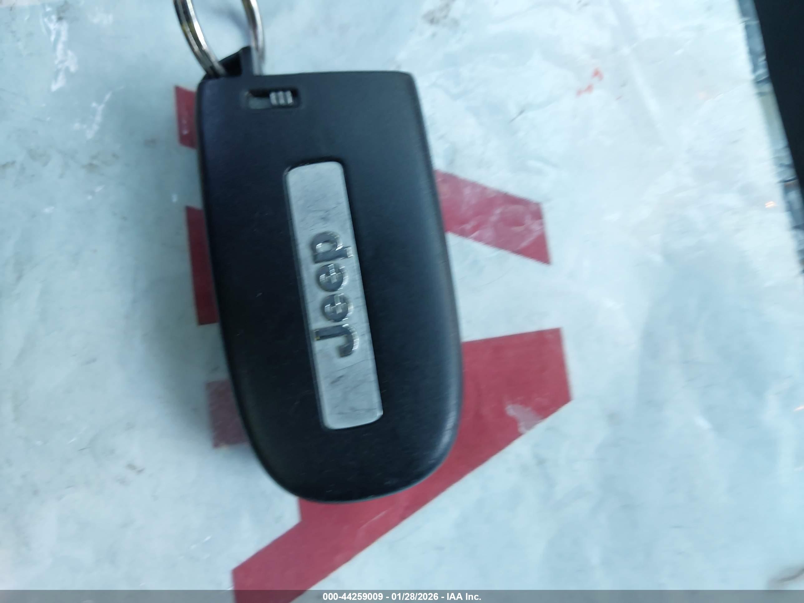 JEEP GRAND image 11