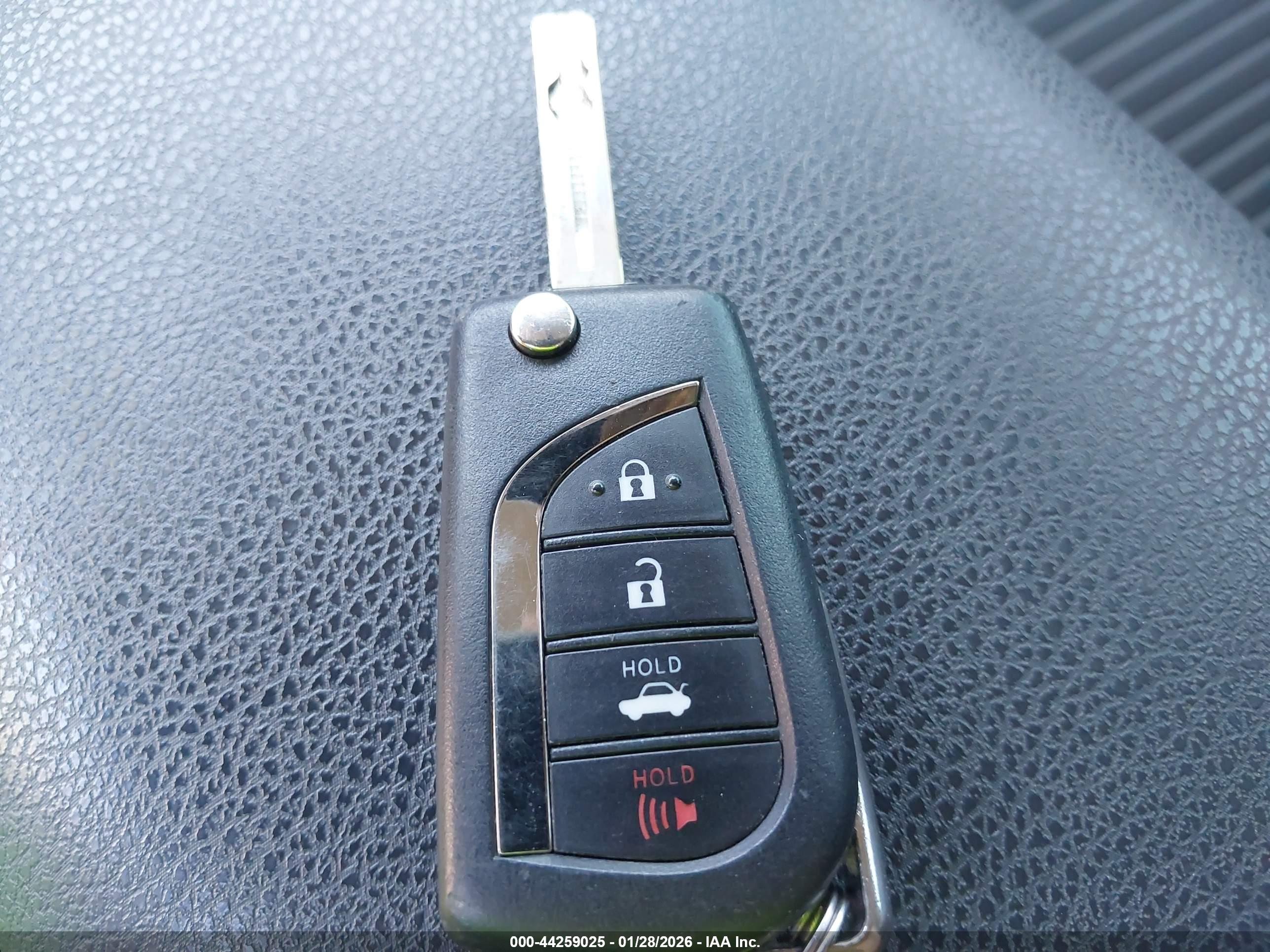 TOYOTA CAMRY image 11