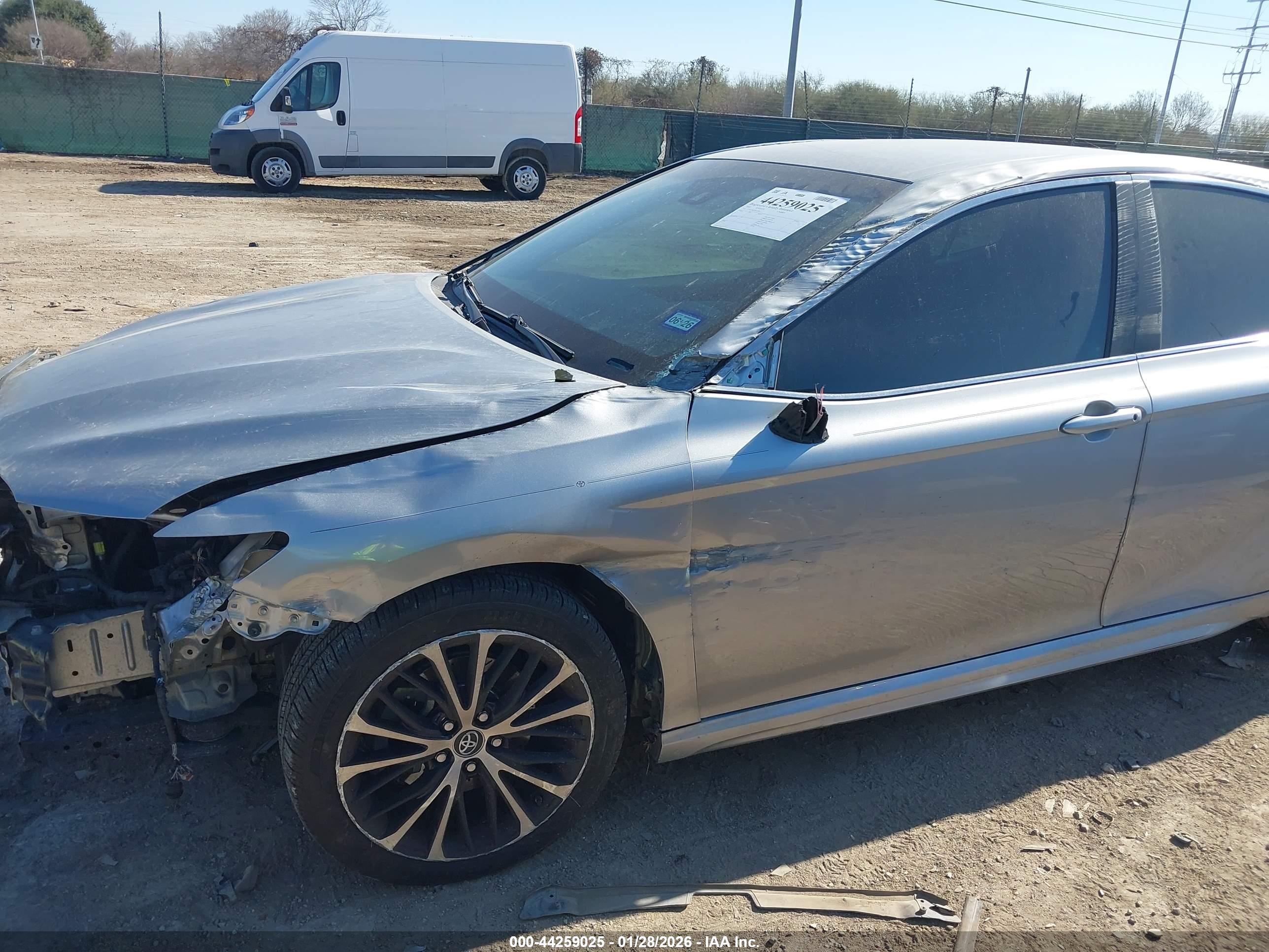 TOYOTA CAMRY image 6
