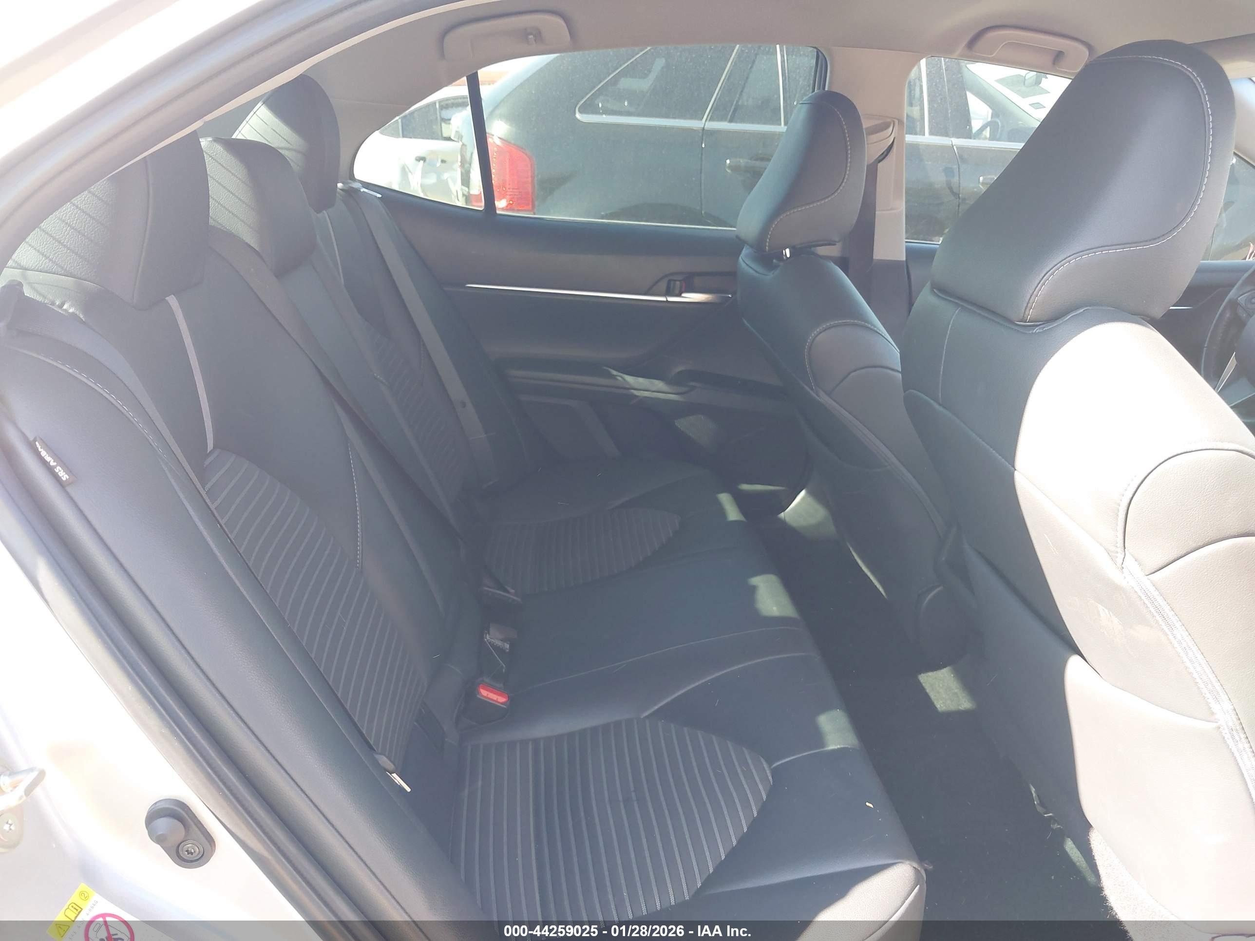 TOYOTA CAMRY image 8