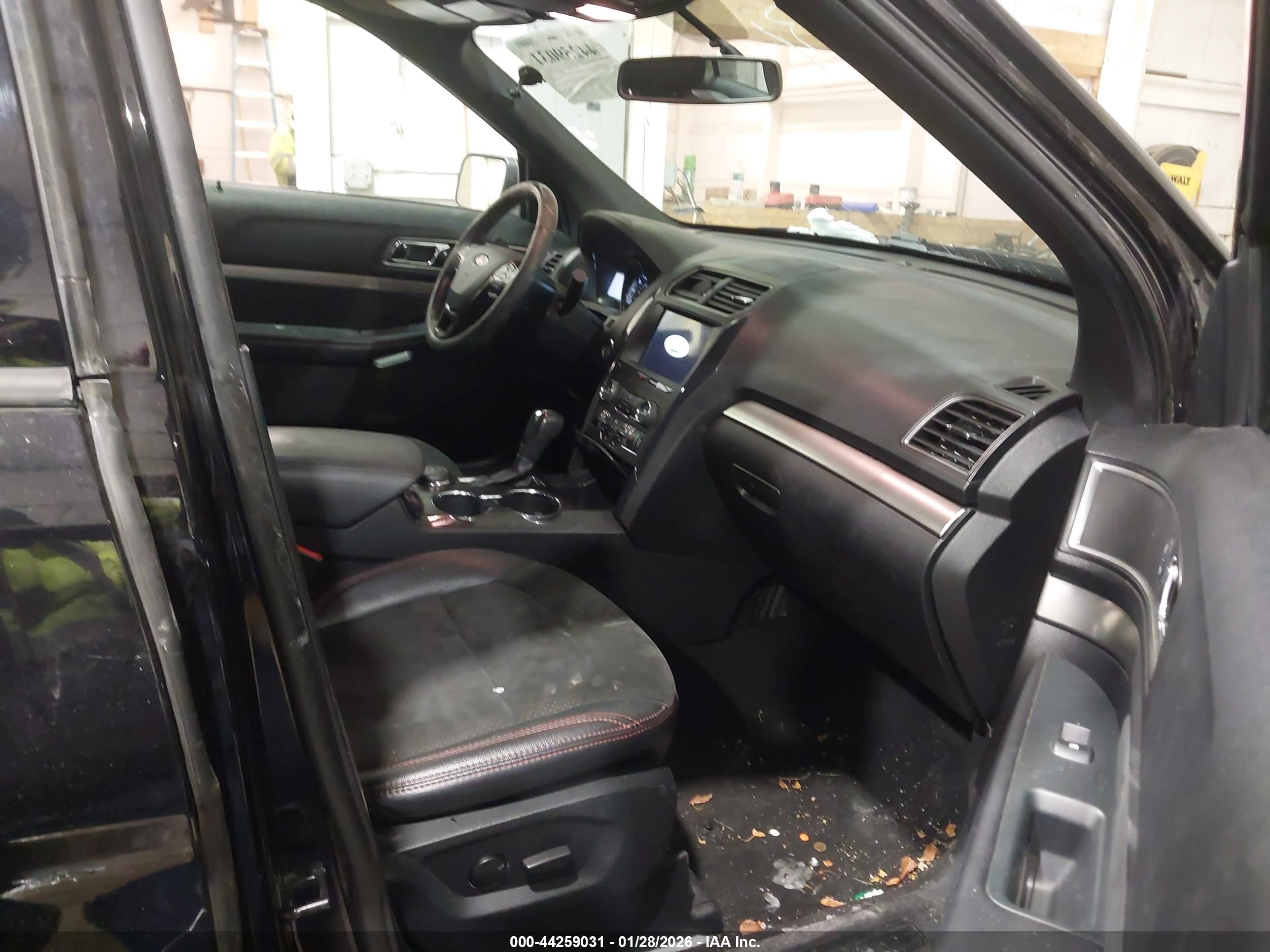 FORD EXPLORER image 5