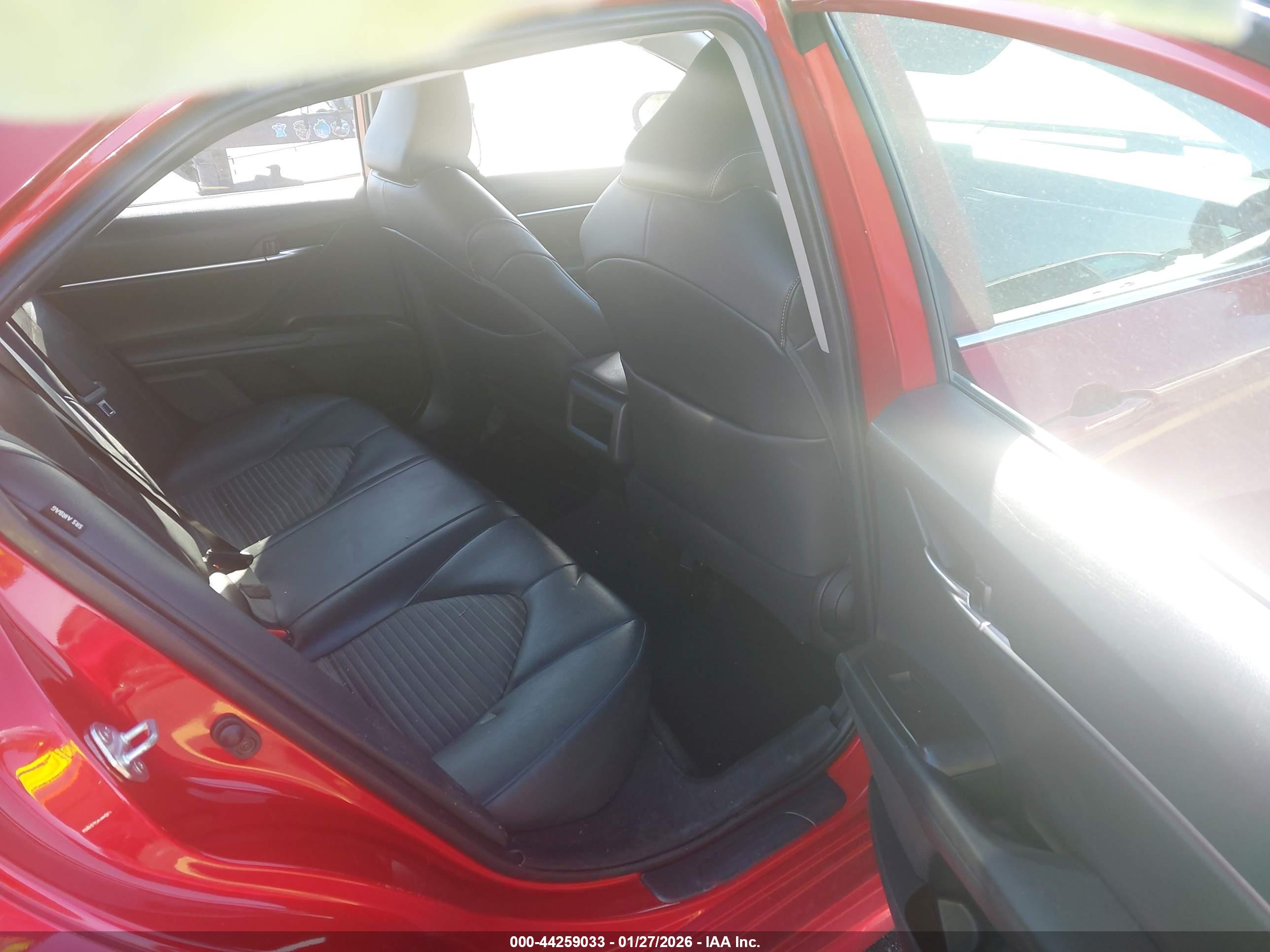 TOYOTA CAMRY image 8