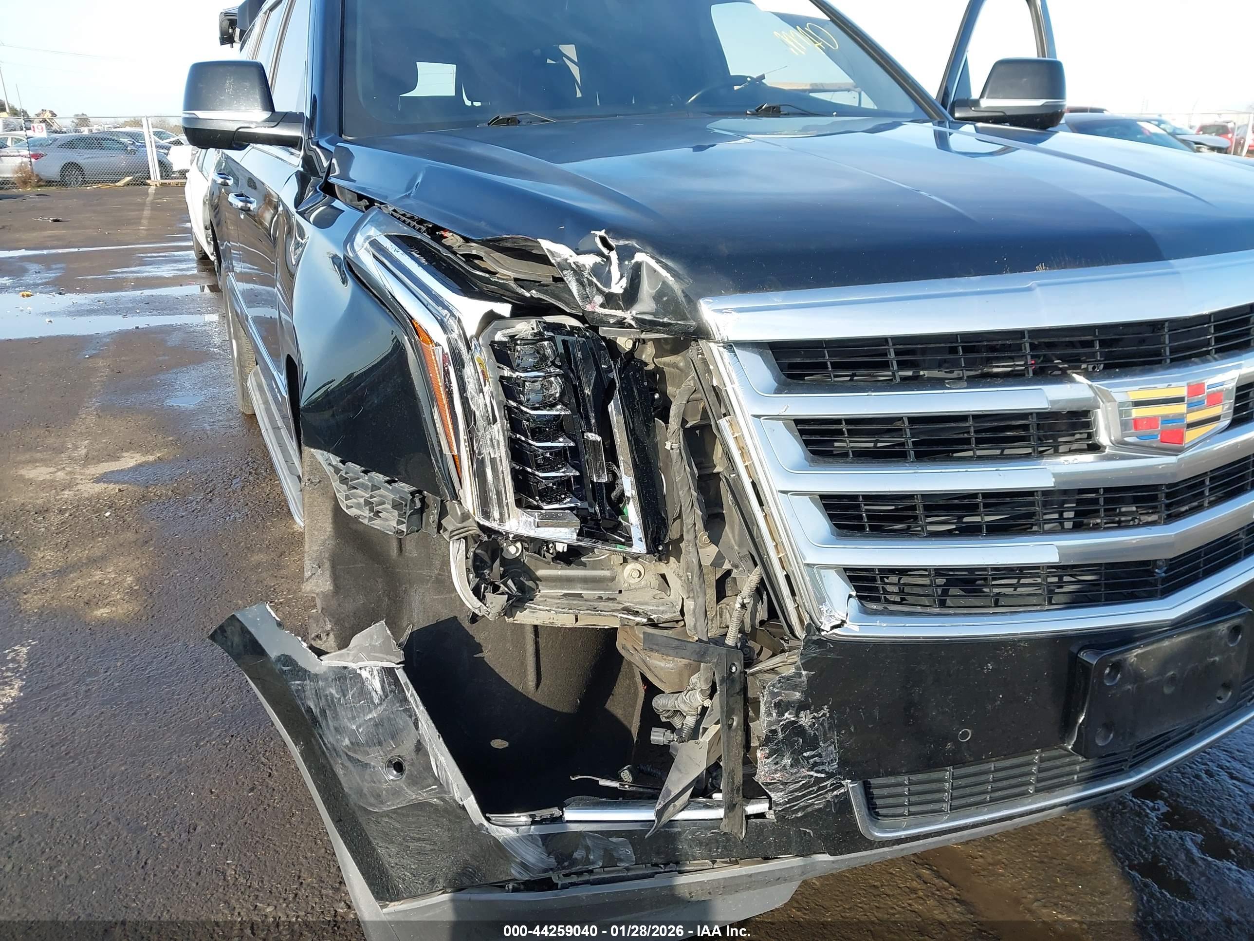 CADILLAC ESCALADE image 6