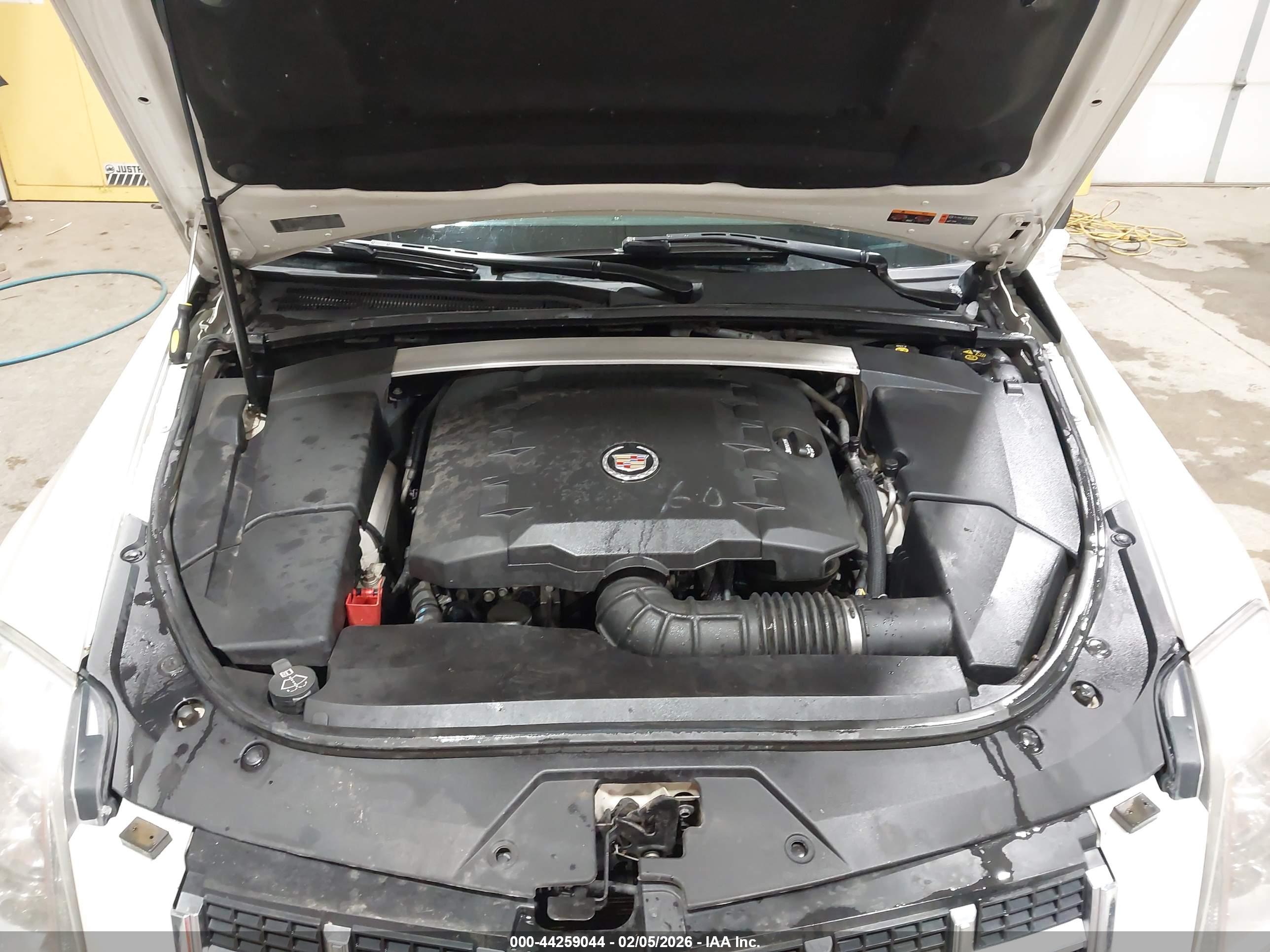 CADILLAC CTS image 10